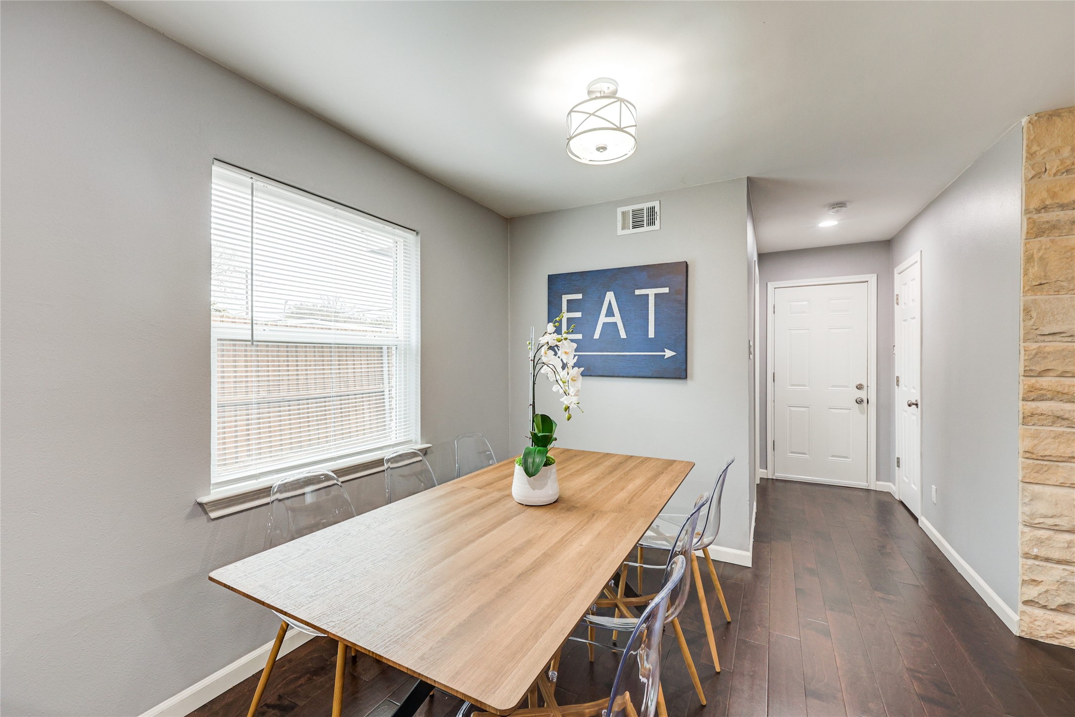 10040 Spokane Circle Dallas TX 75229