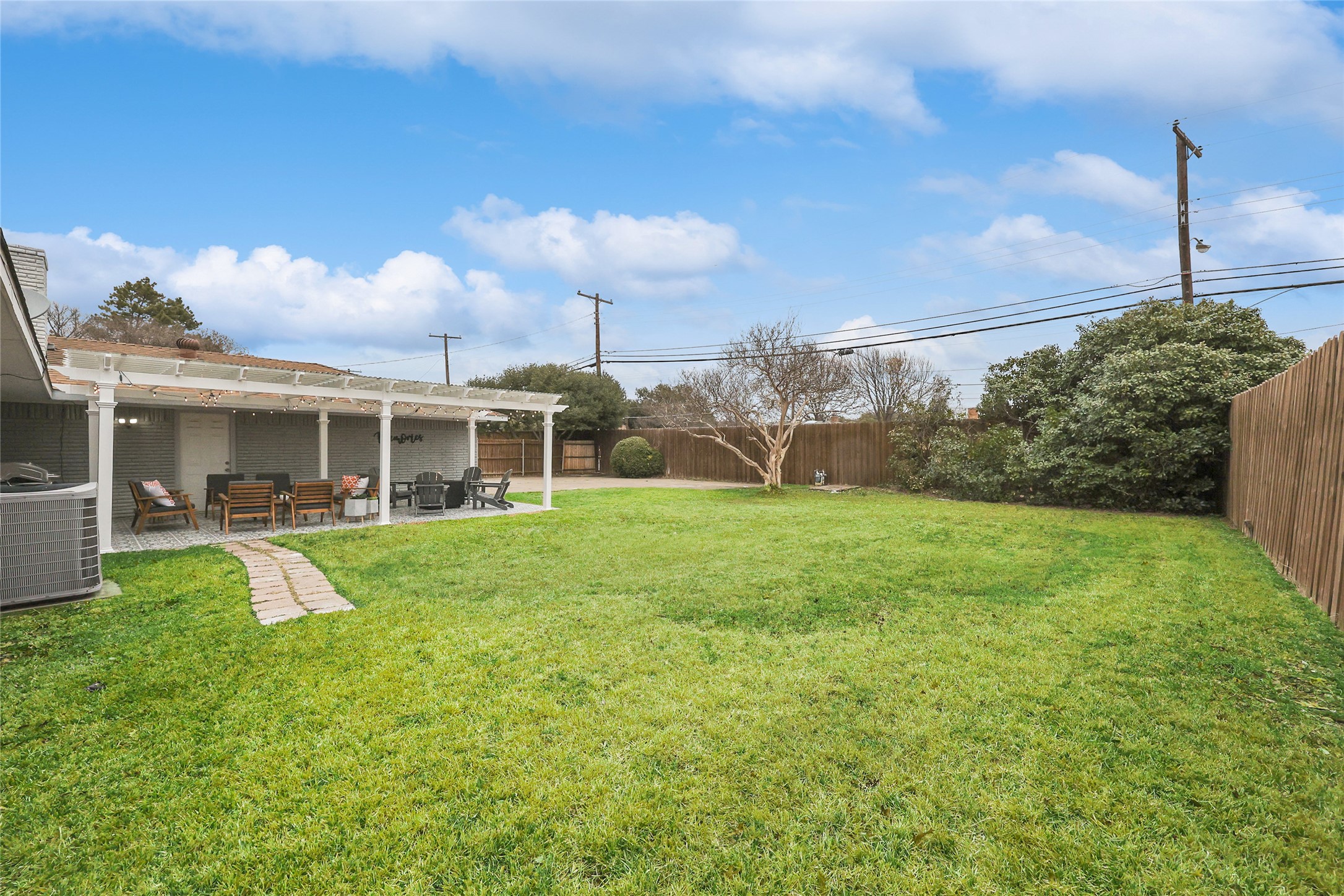 10040 Spokane Circle Dallas TX 75229