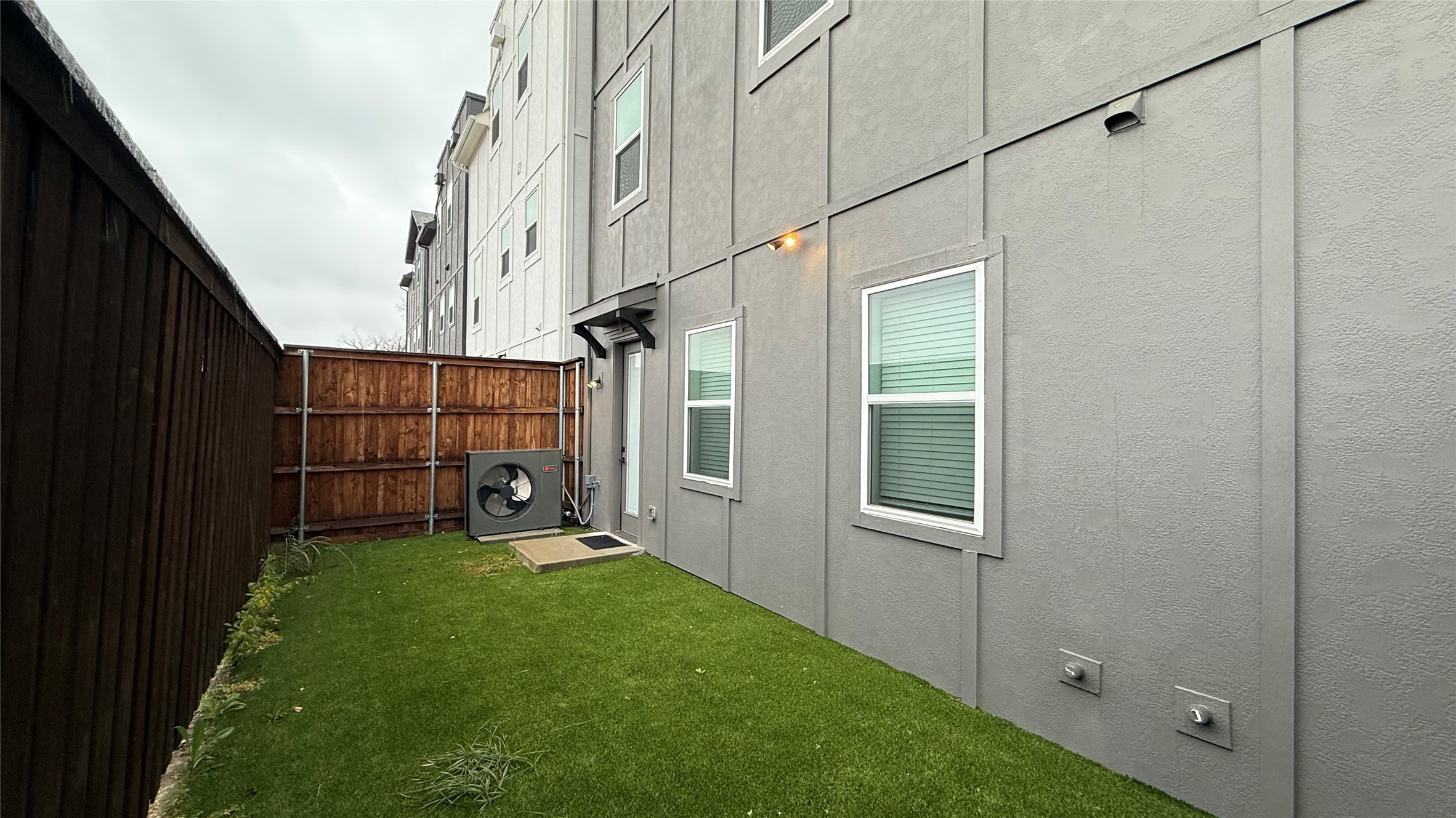 2635 Carmelita Street Dallas TX 75212