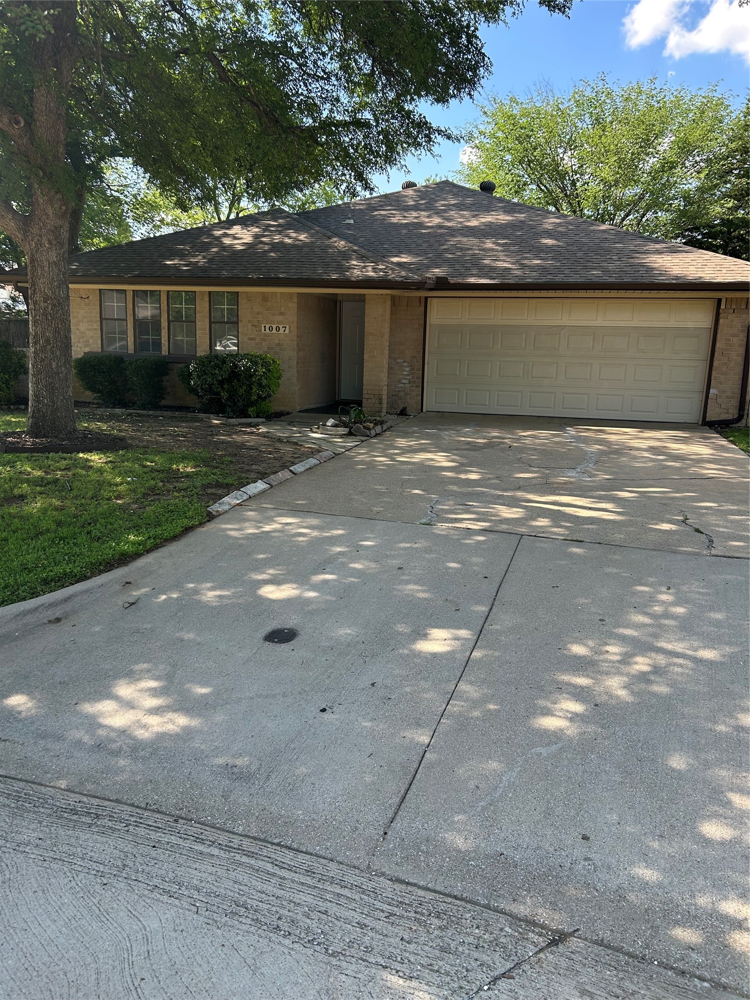 1007 Almond Court Mansfield TX 76063
