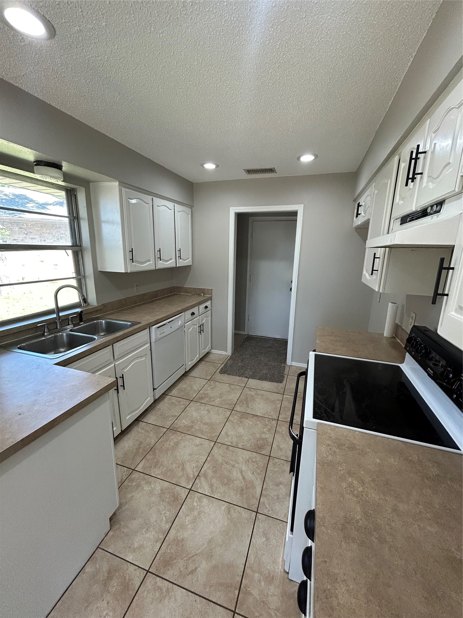 1007 Almond Court Mansfield TX 76063