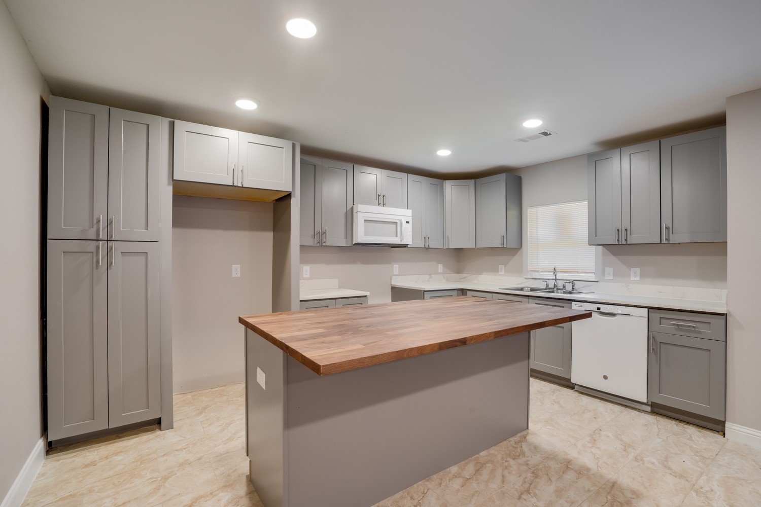 3402 Lawnview Avenue Dallas TX 75227