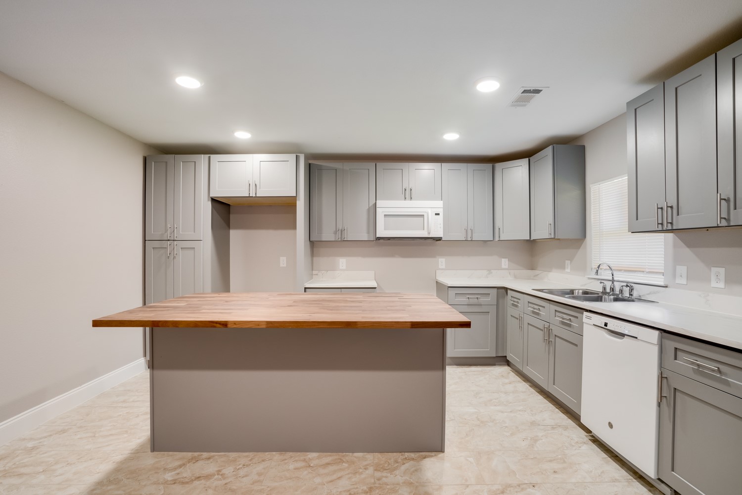 3402 Lawnview Avenue Dallas TX 75227