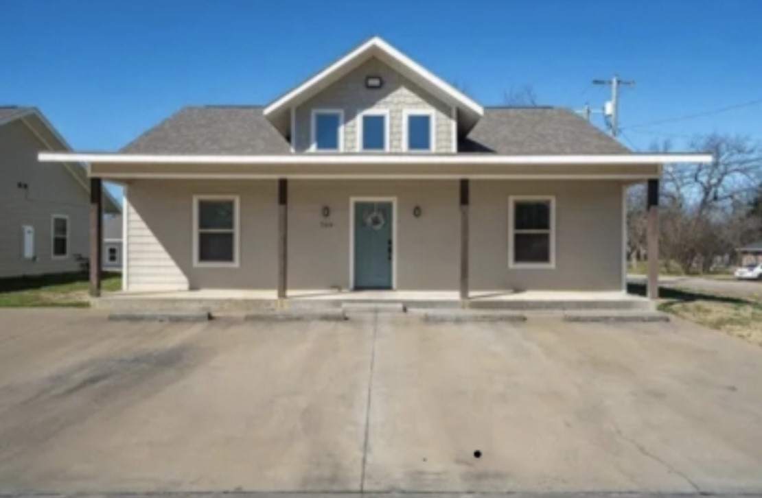 703 Maple Street Commerce TX 75428