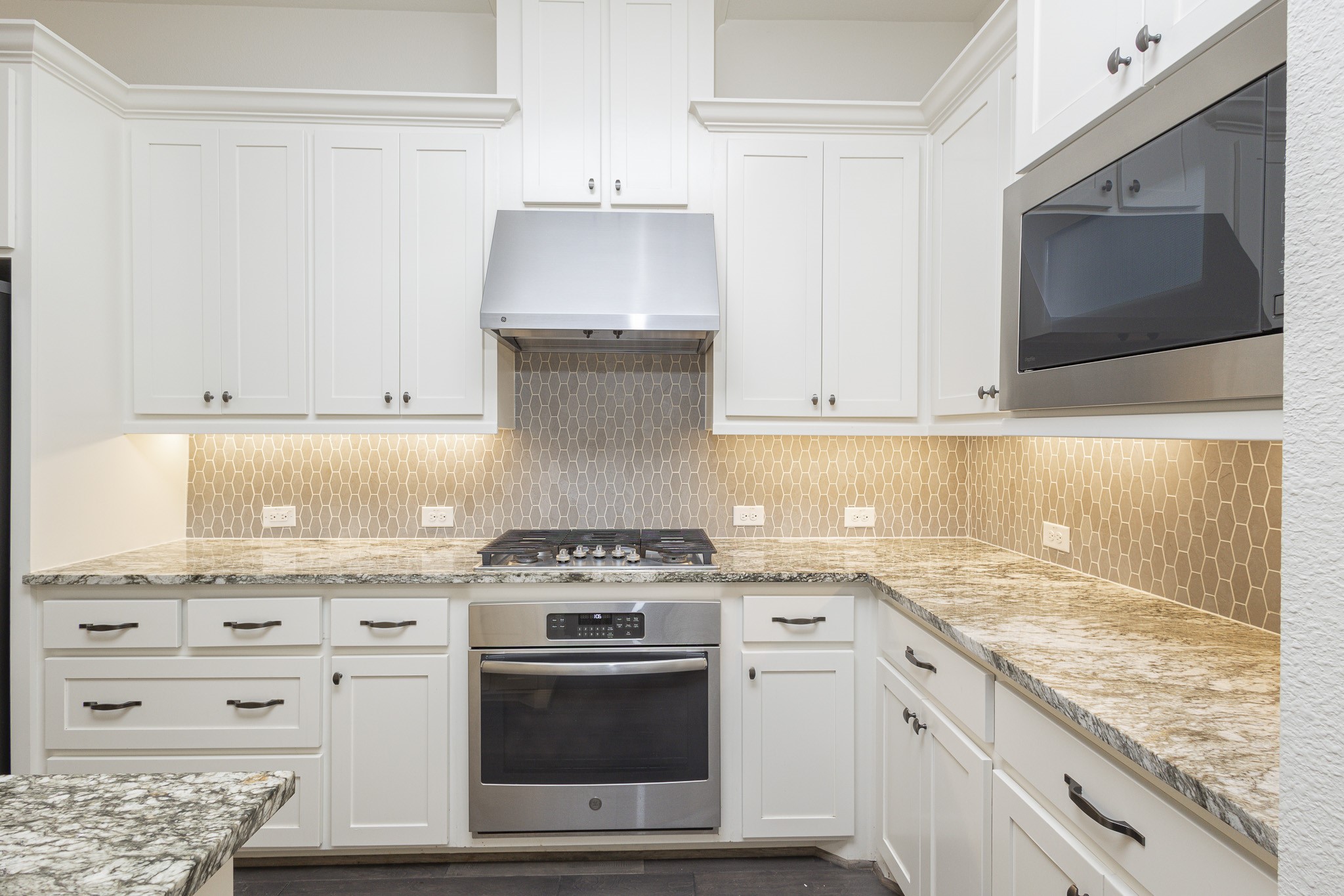 6337 Saddlebrook Irving TX 75039