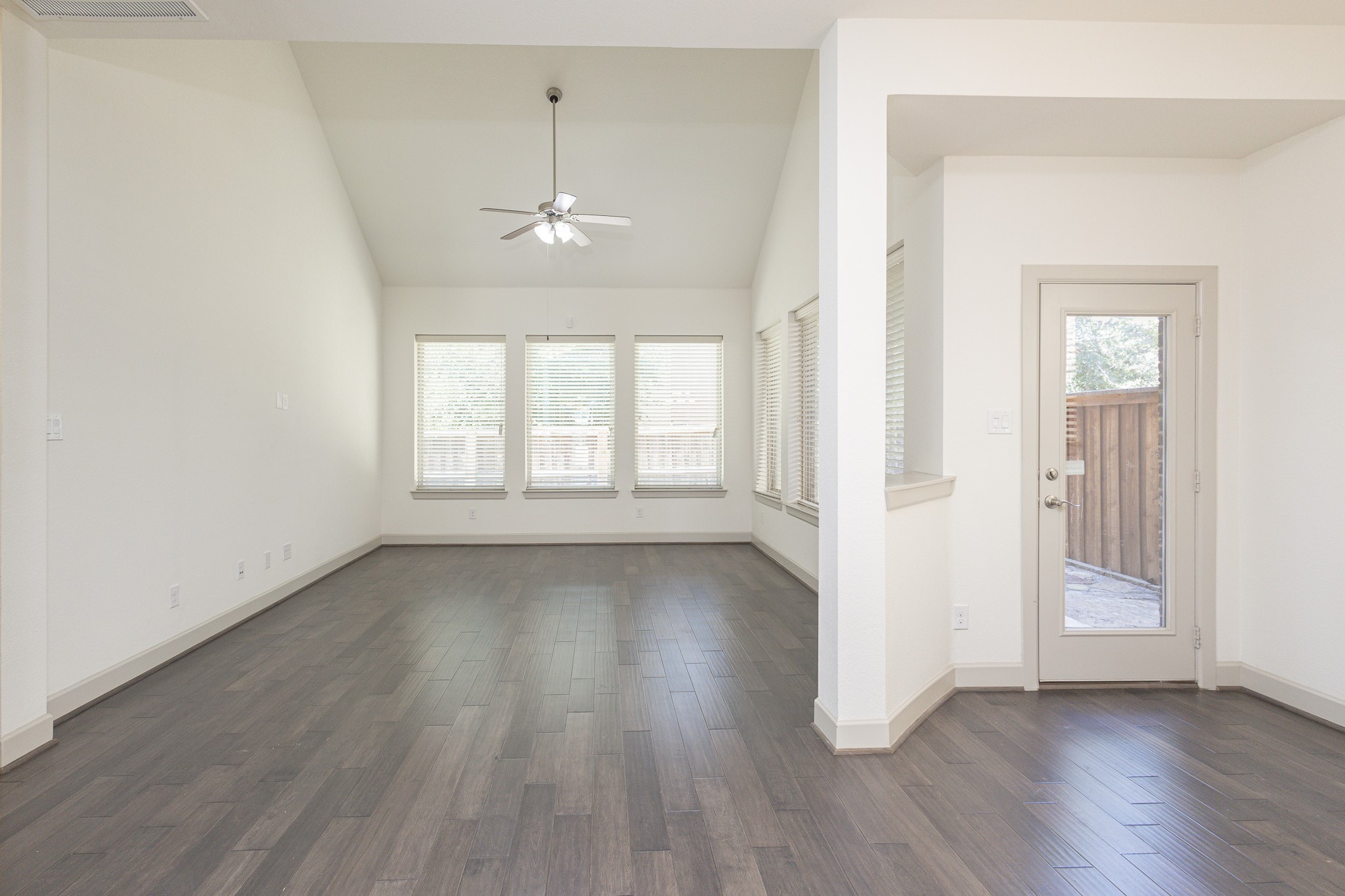 6337 Saddlebrook Irving TX 75039
