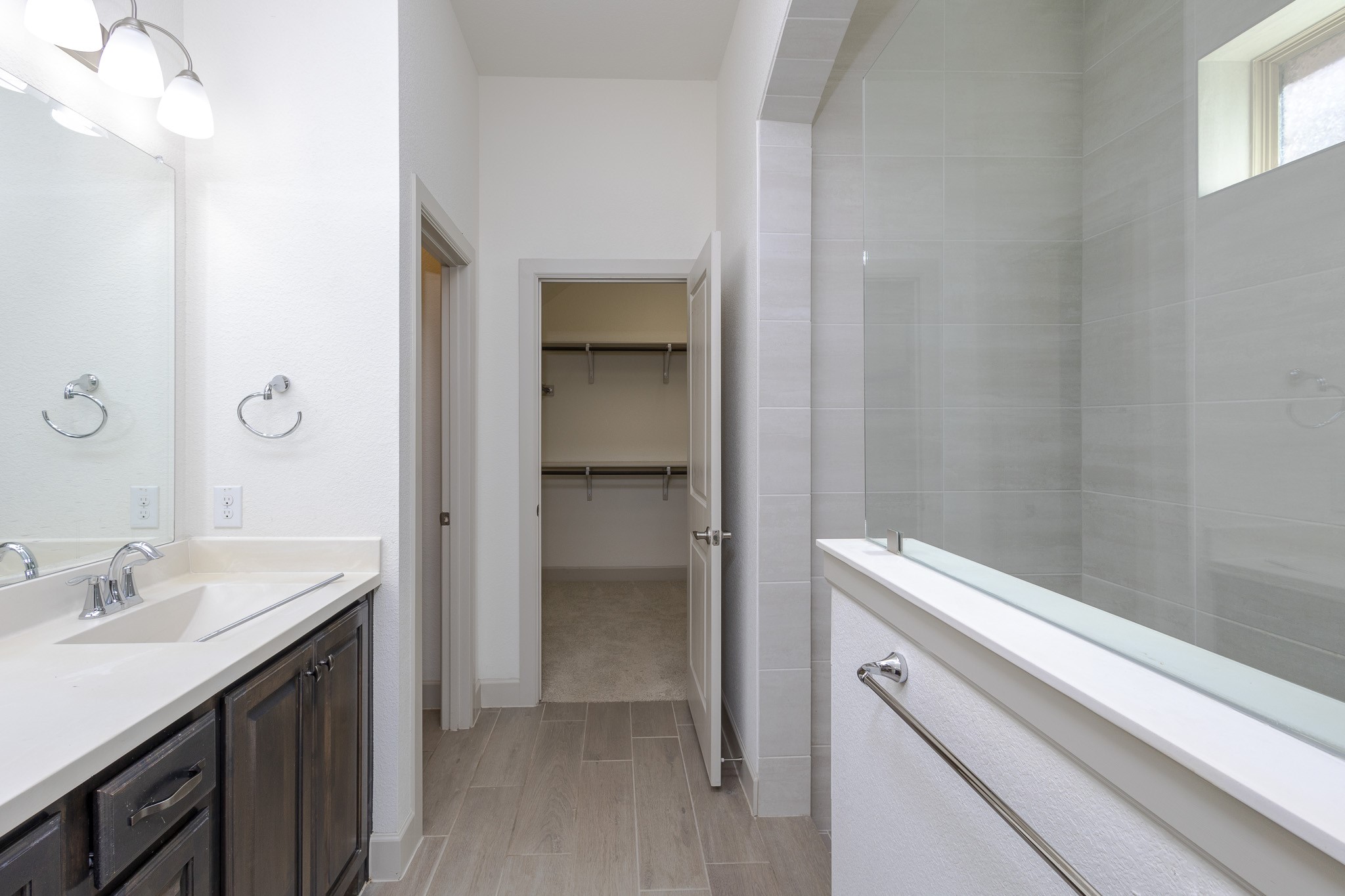 6337 Saddlebrook Irving TX 75039