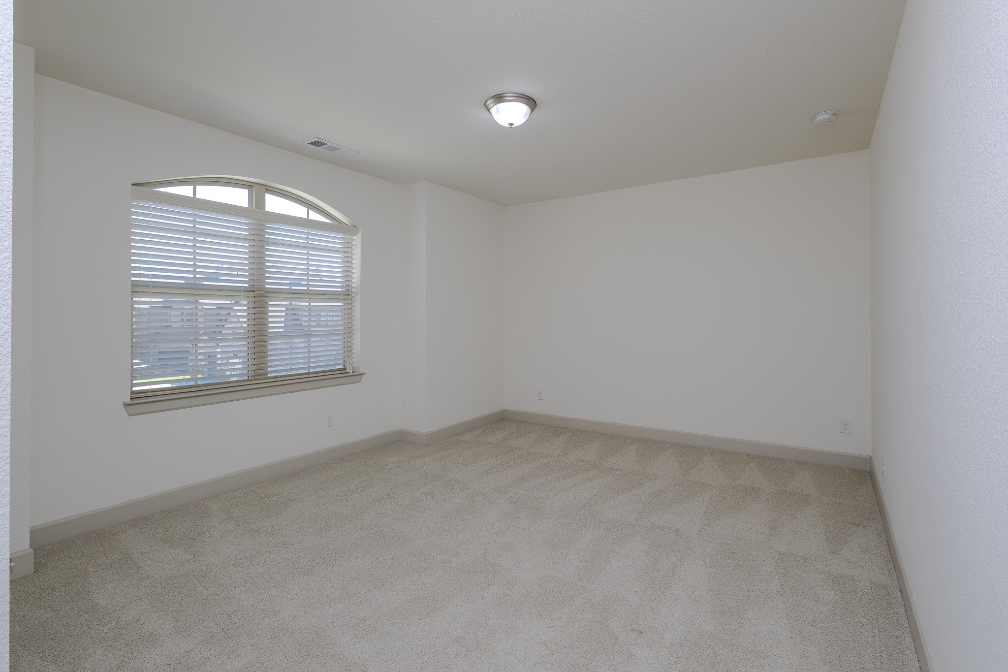 6337 Saddlebrook Irving TX 75039