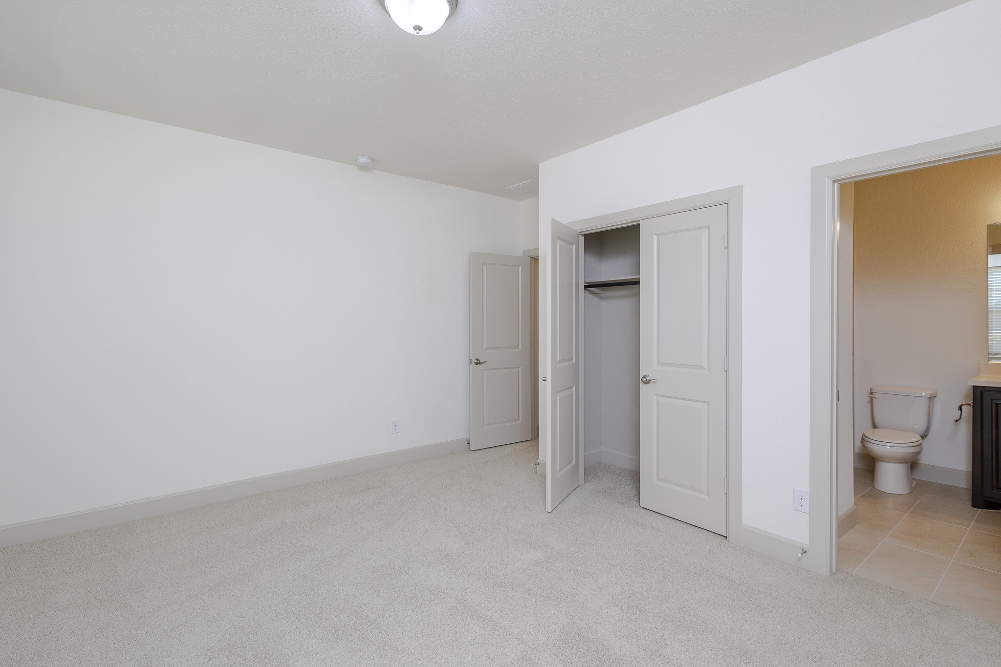 6337 Saddlebrook Irving TX 75039