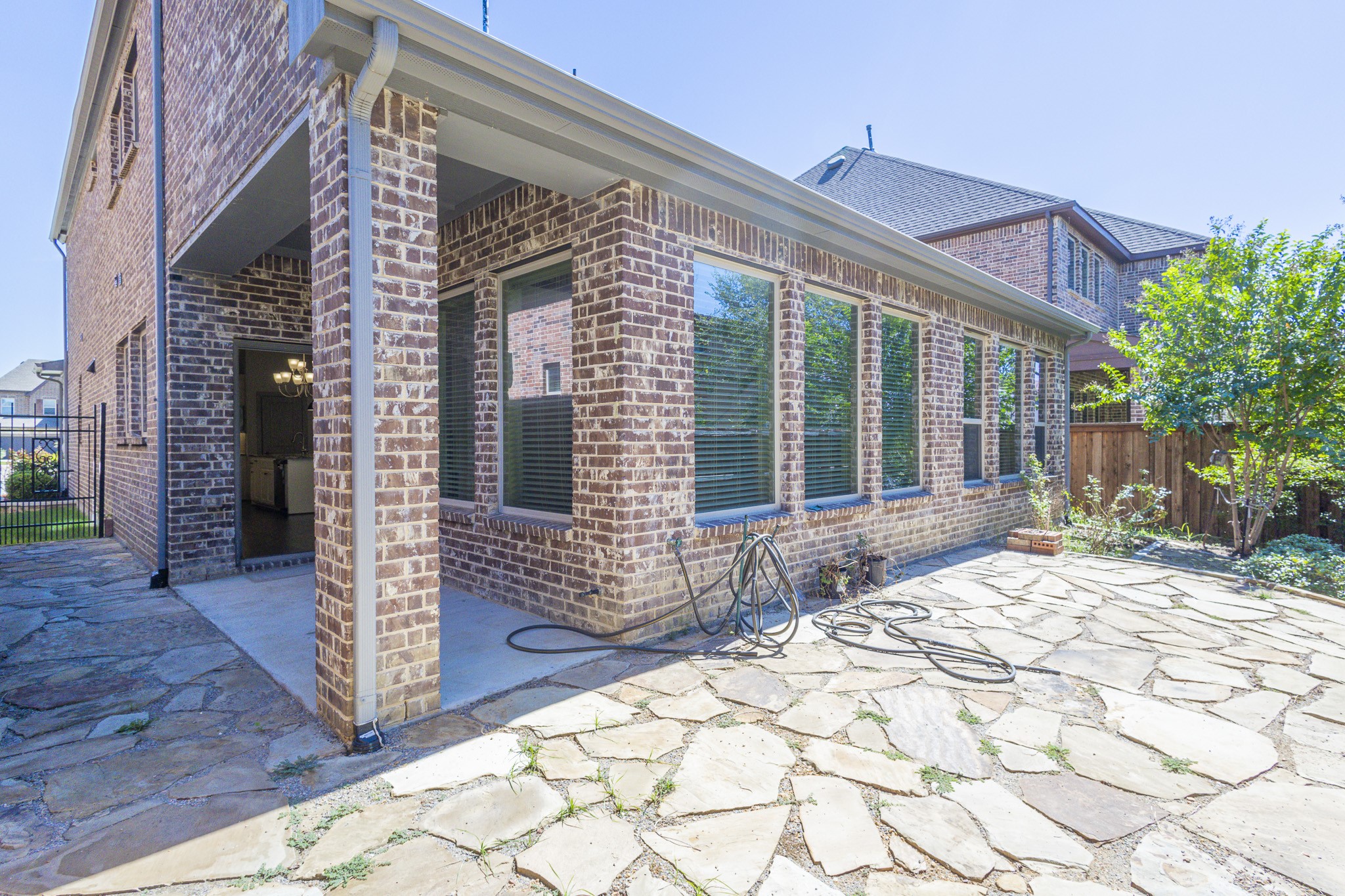 6337 Saddlebrook Irving TX 75039