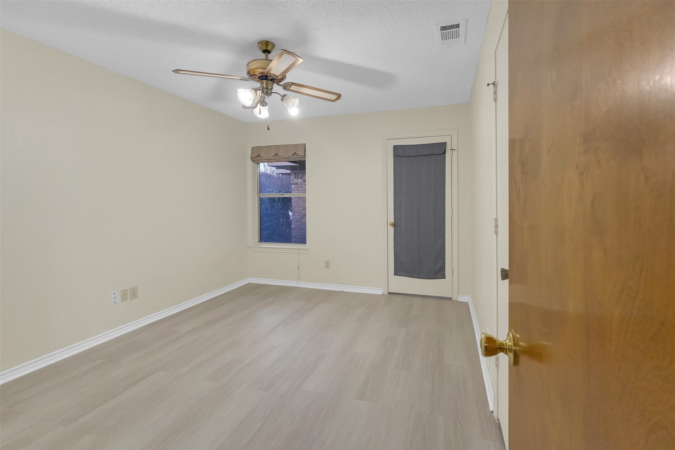 421 Pebblecreek Drive Garland TX 75040