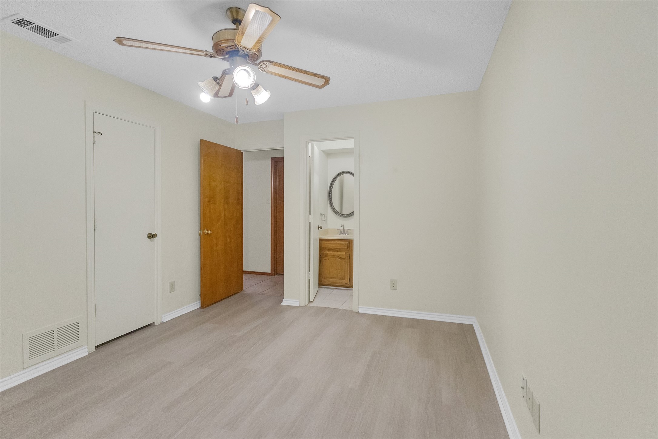 421 Pebblecreek Drive Garland TX 75040