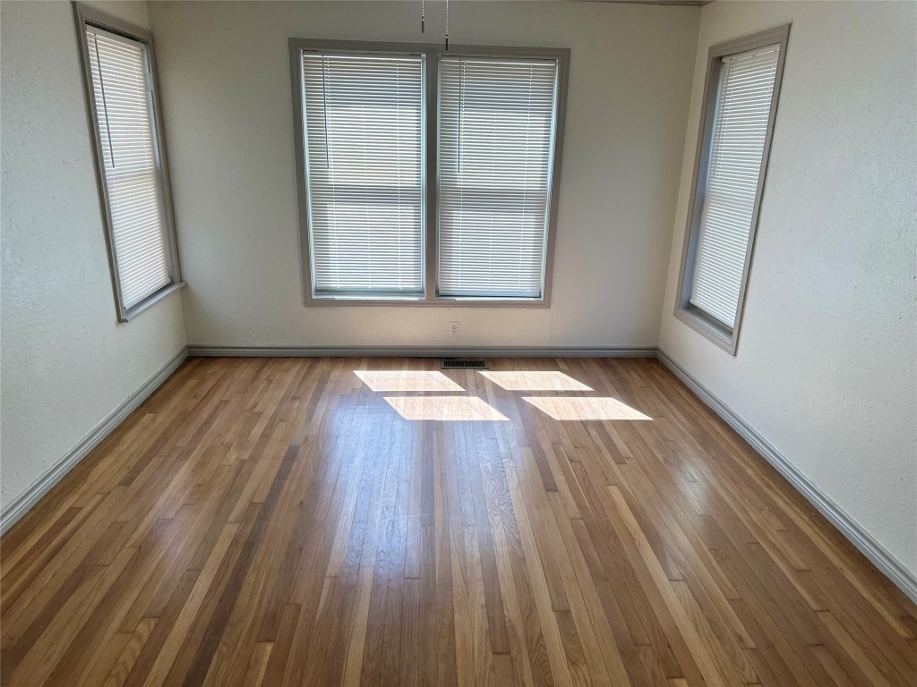 809 Cliffdale Avenue Dallas TX 75211