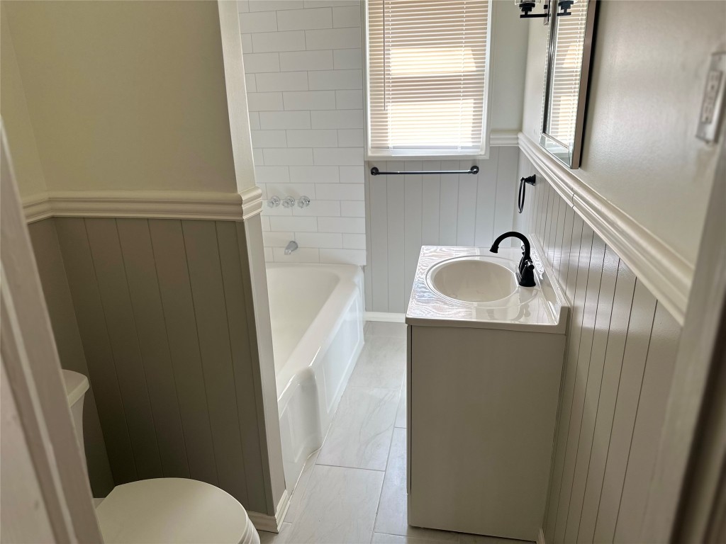 809 Cliffdale Avenue Dallas TX 75211