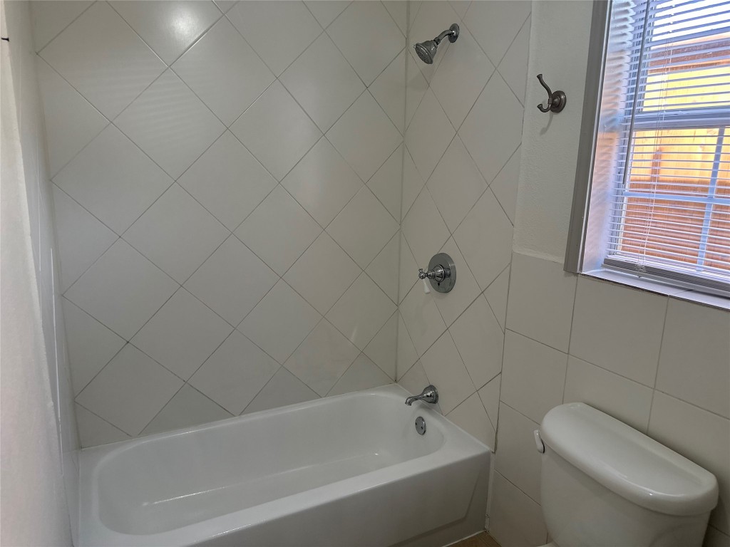 809 Cliffdale Avenue Dallas TX 75211