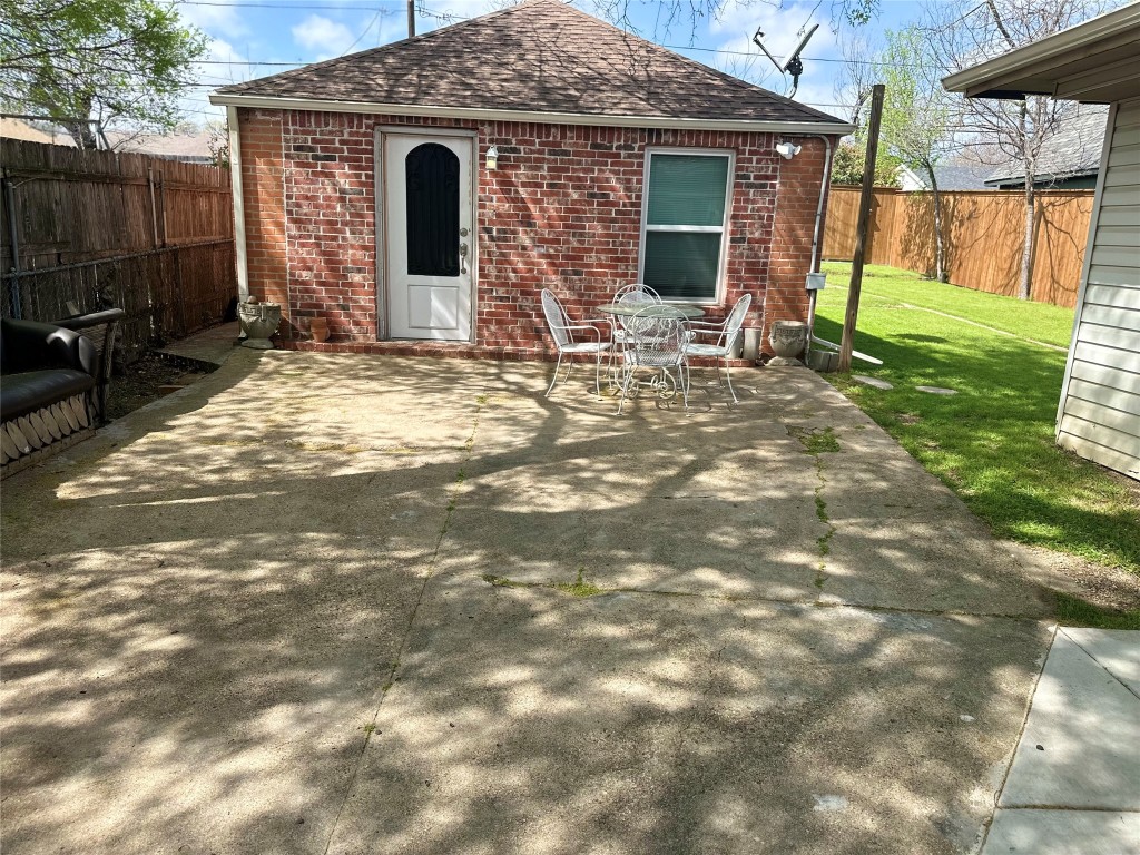 809 Cliffdale Avenue Dallas TX 75211