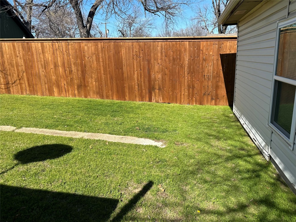 809 Cliffdale Avenue Dallas TX 75211