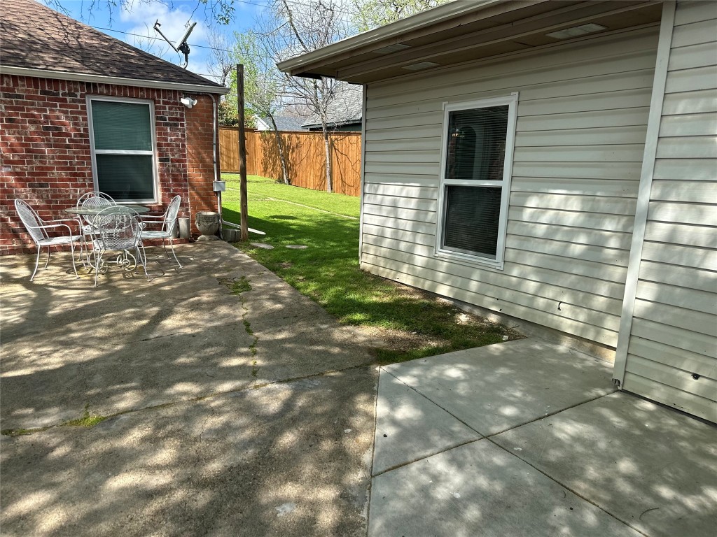 809 Cliffdale Avenue Dallas TX 75211