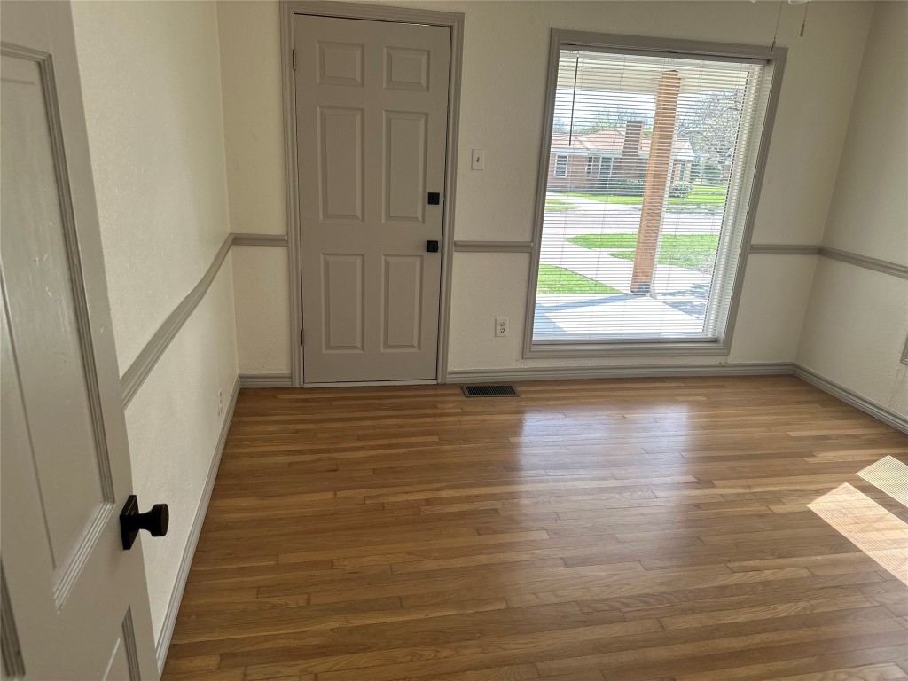 809 Cliffdale Avenue Dallas TX 75211