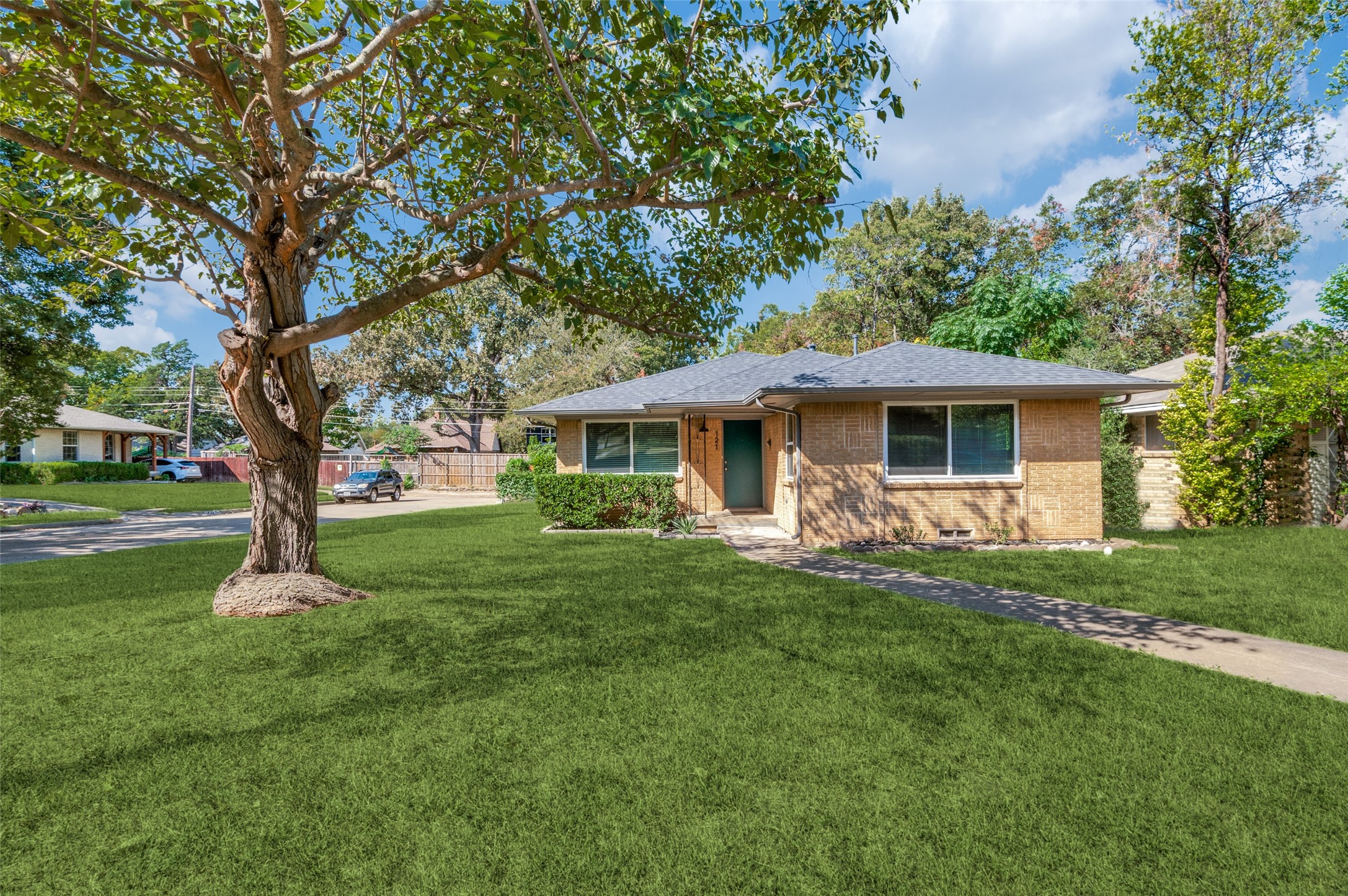 121 S Cavender Street Dallas TX 75211