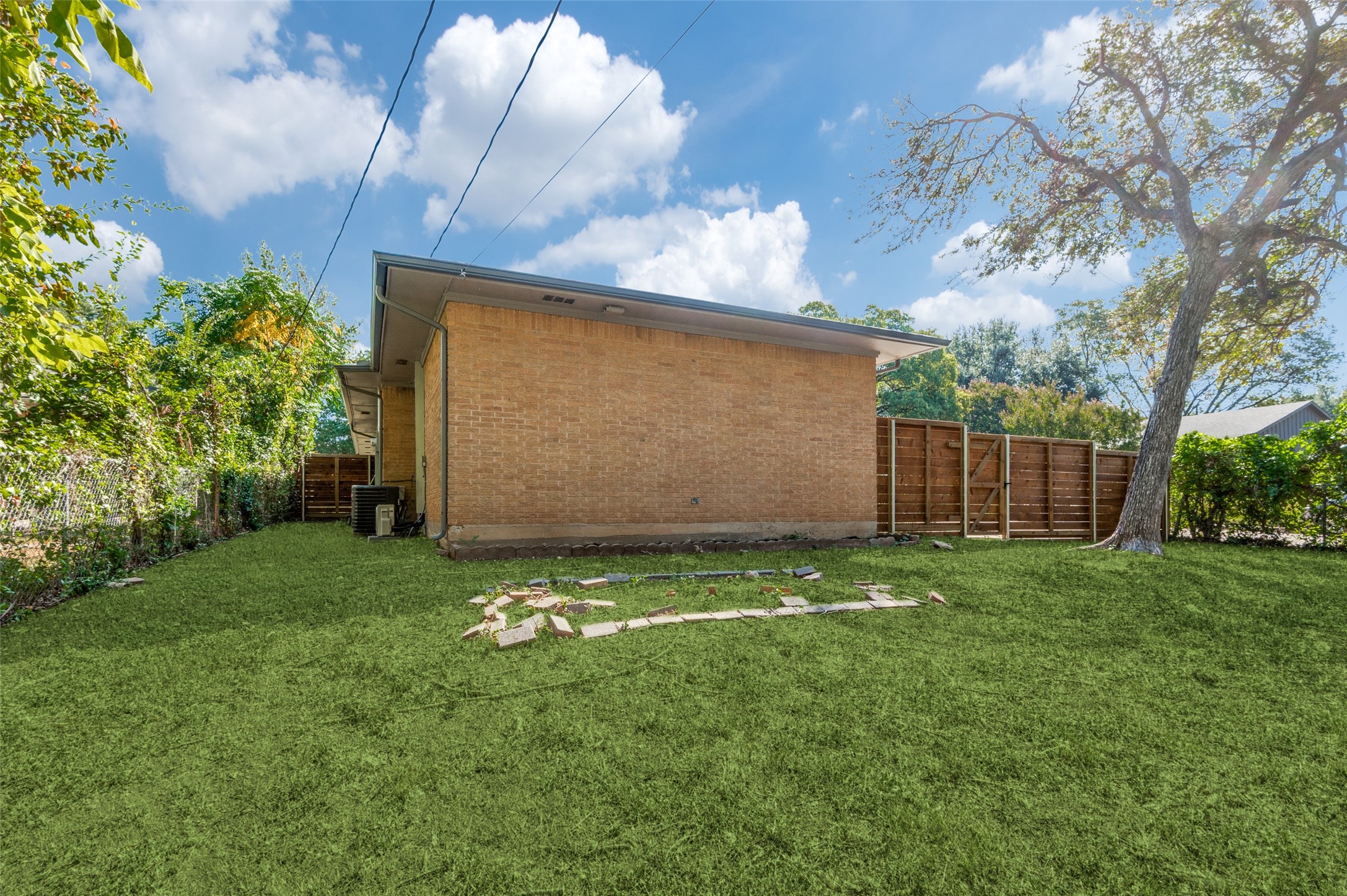 121 S Cavender Street Dallas TX 75211