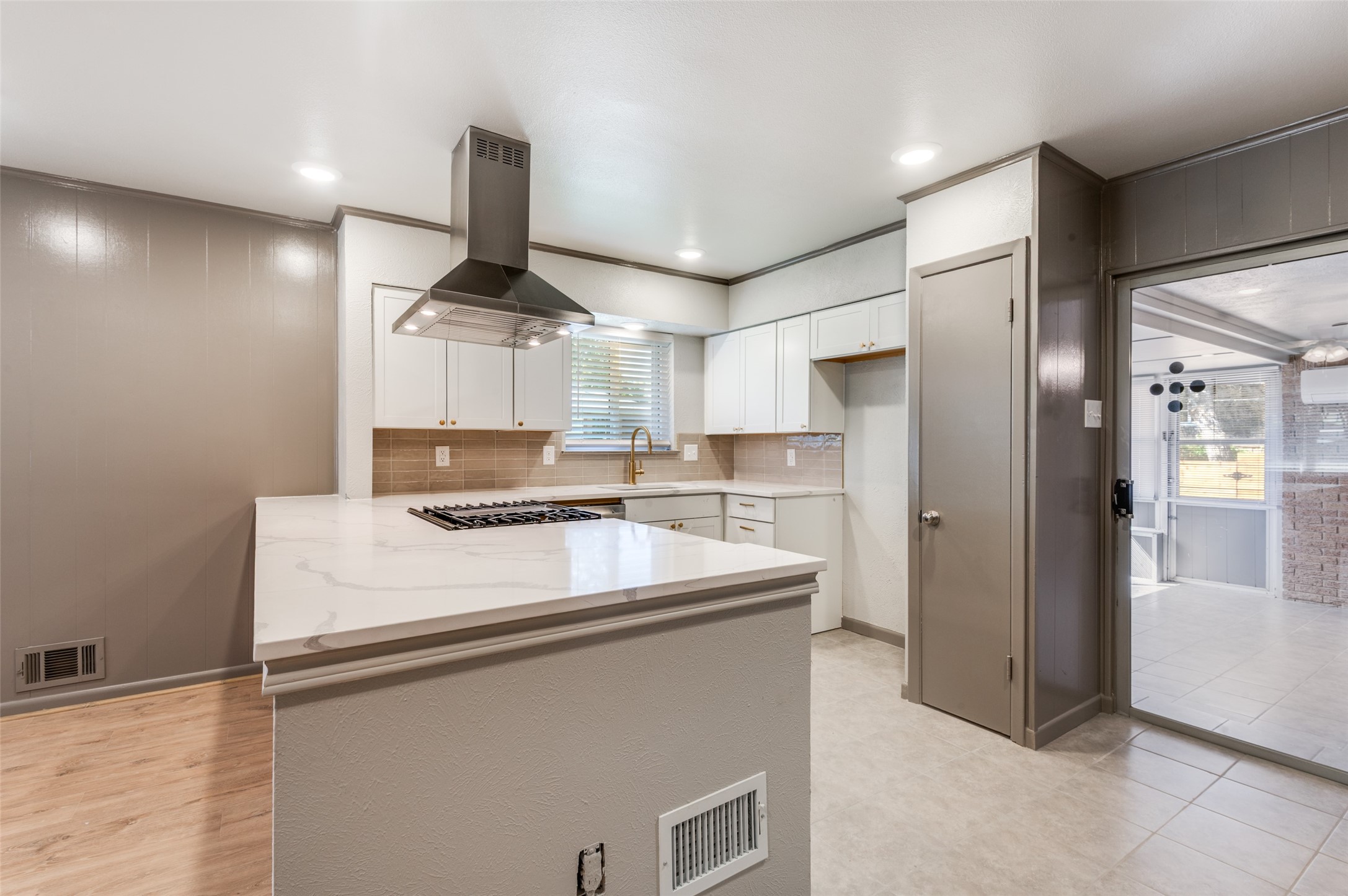 121 S Cavender Street Dallas TX 75211