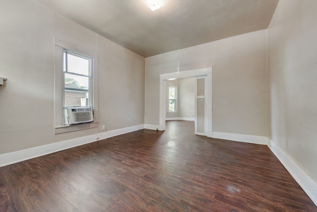 1615 Alston Avenue Fort Worth TX 76104