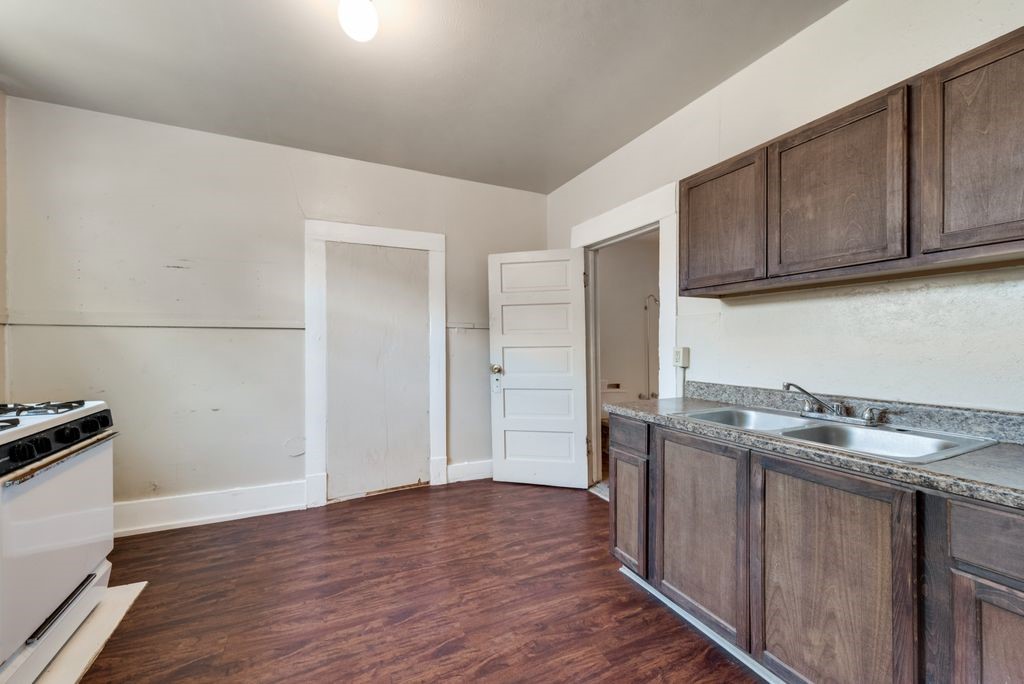 1615 Alston Avenue Fort Worth TX 76104