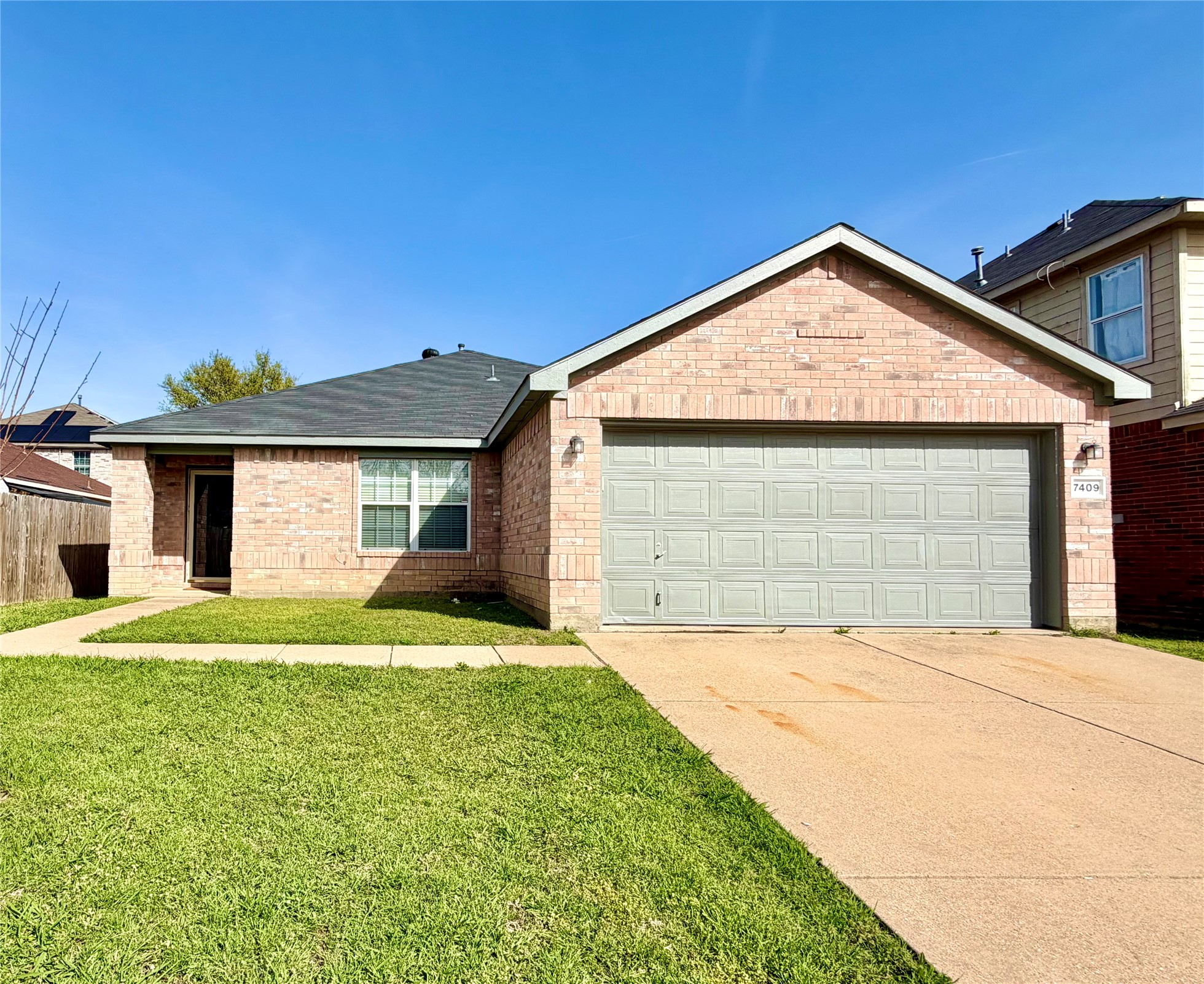 7409 Cresswell Drive Arlington TX 76001