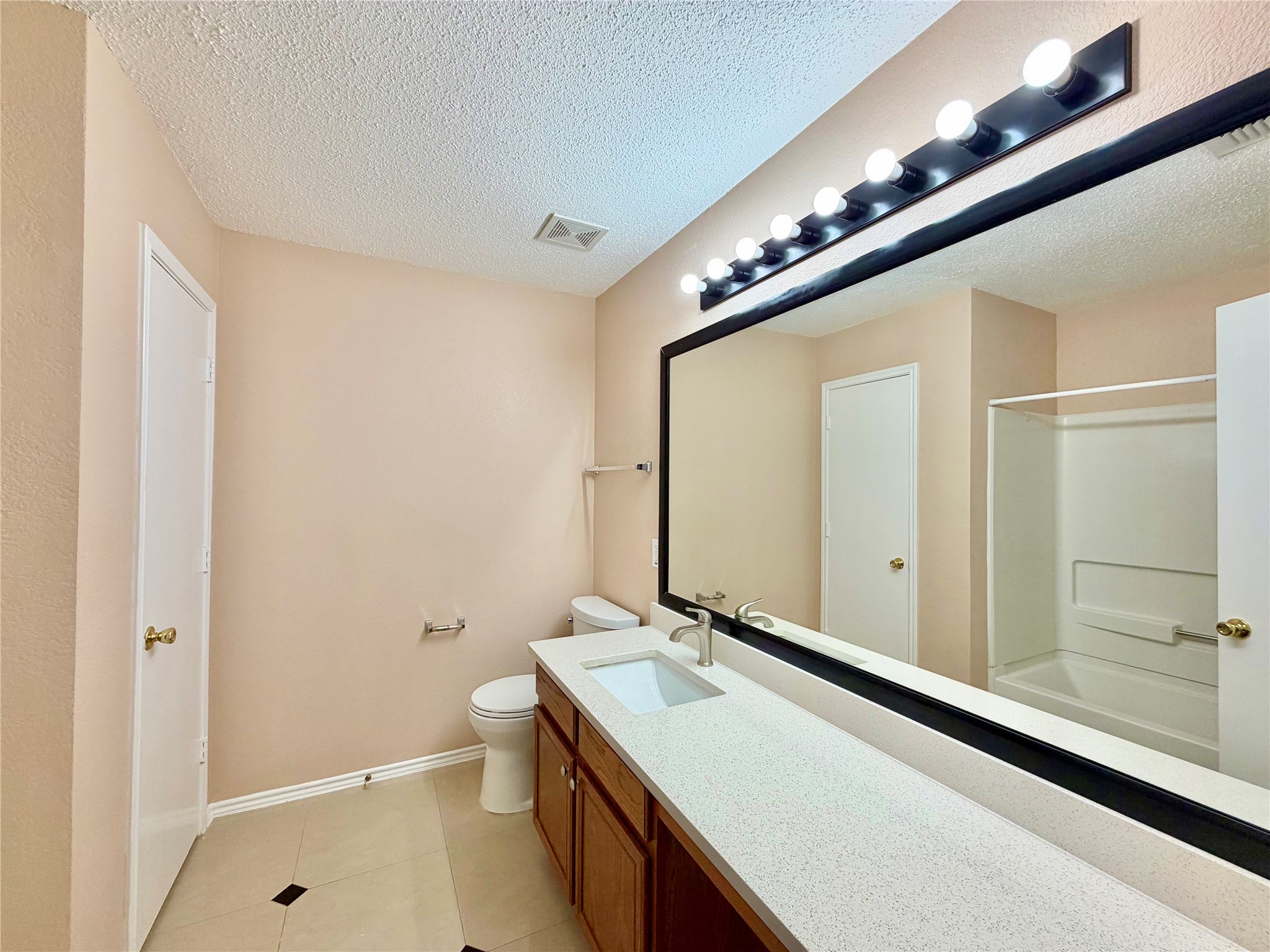 7409 Cresswell Drive Arlington TX 76001