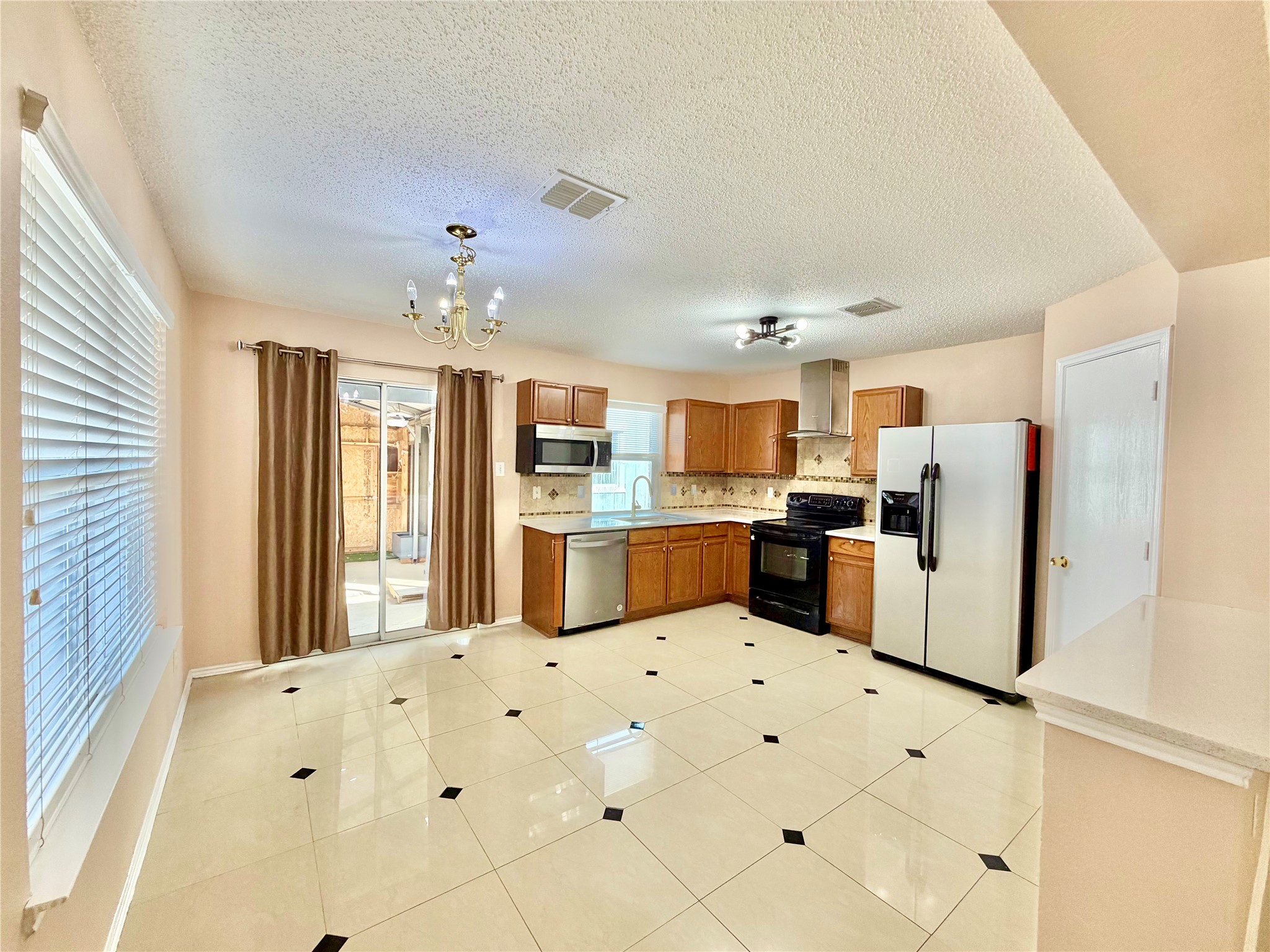 7409 Cresswell Drive Arlington TX 76001