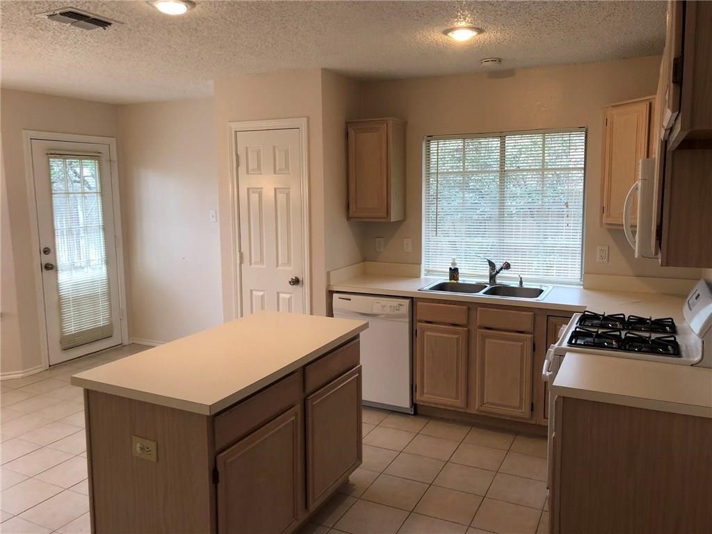 1906 Mill Pond Grapevine TX 76051