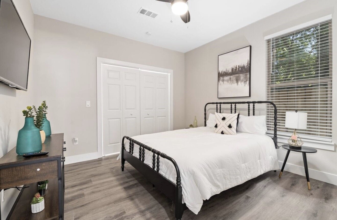 2021 Leath Street Dallas TX 75212
