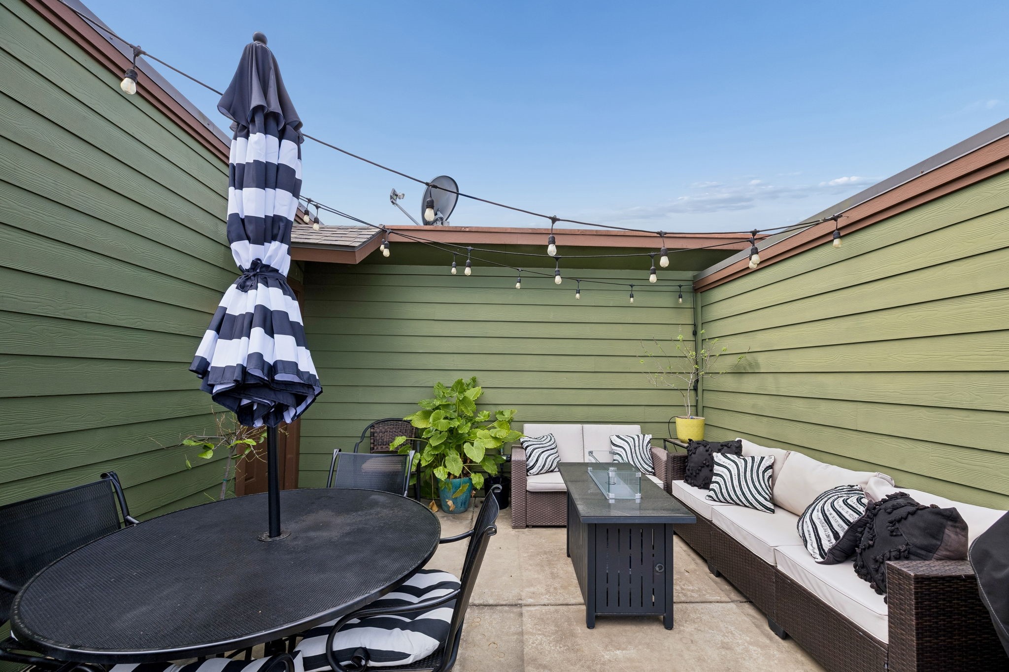 5875 Ross Avenue Dallas TX 75206