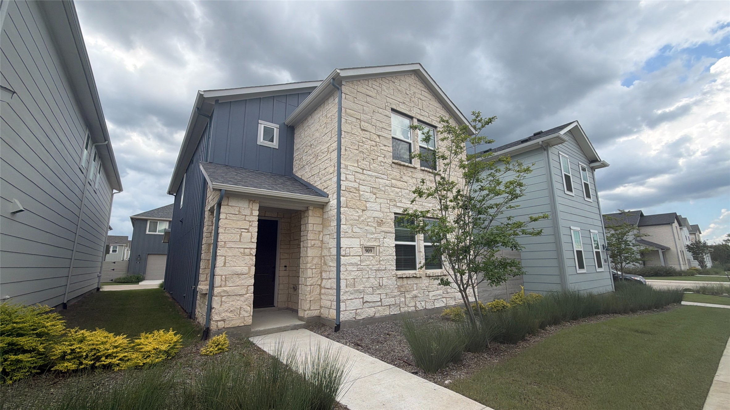 909 Blossom Lane Argyle TX 76226