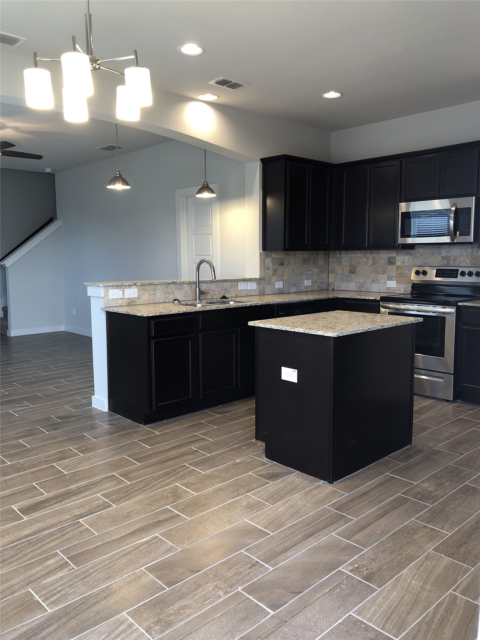 1019 W Sierra Vista Court Midlothian TX 76065