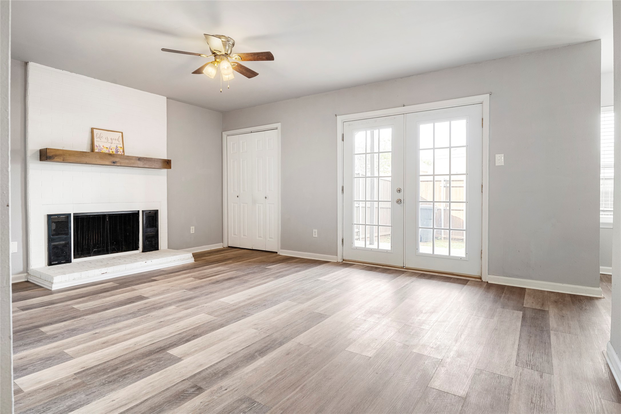 208 Wilshire Drive Euless TX 76040