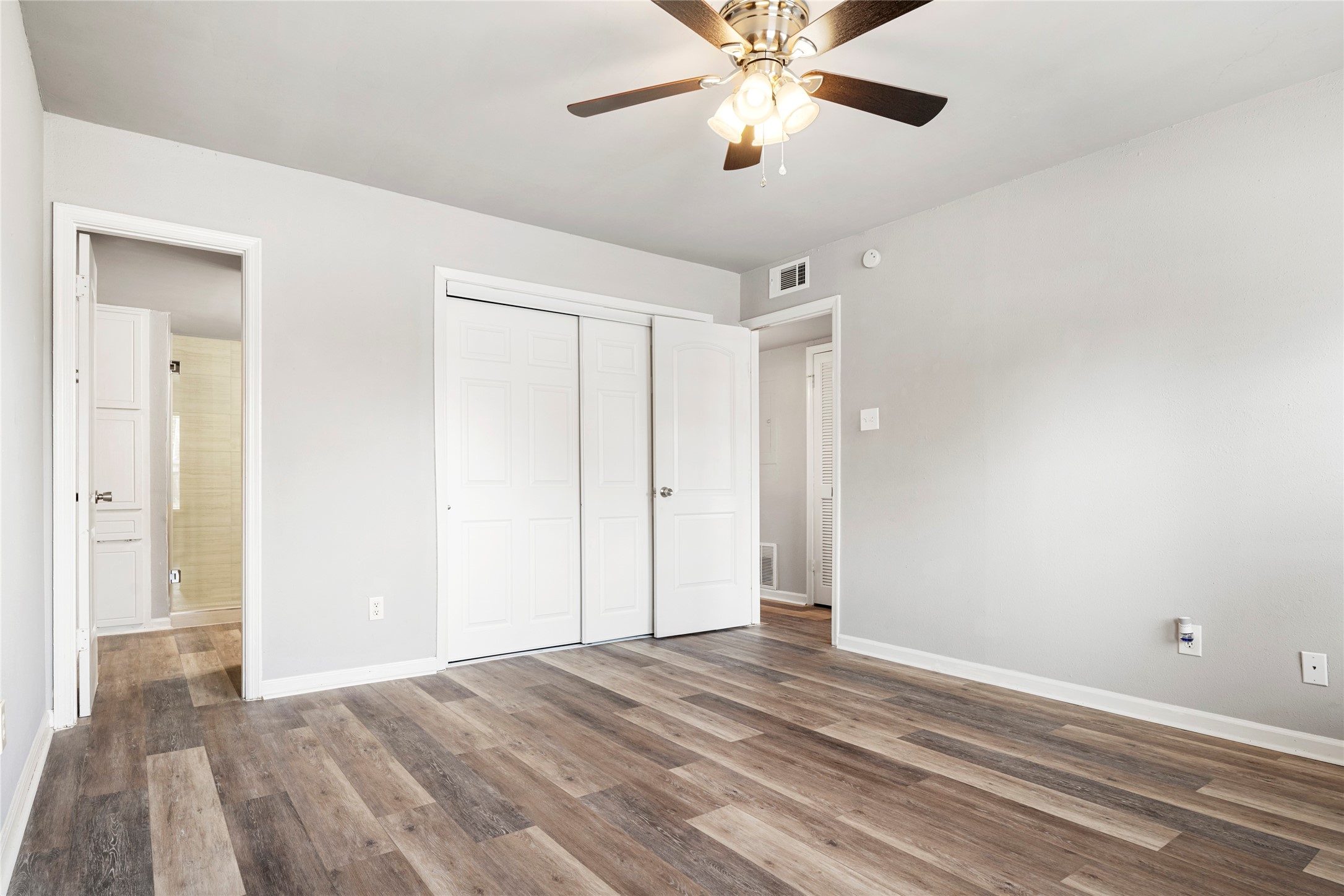 208 Wilshire Drive Euless TX 76040