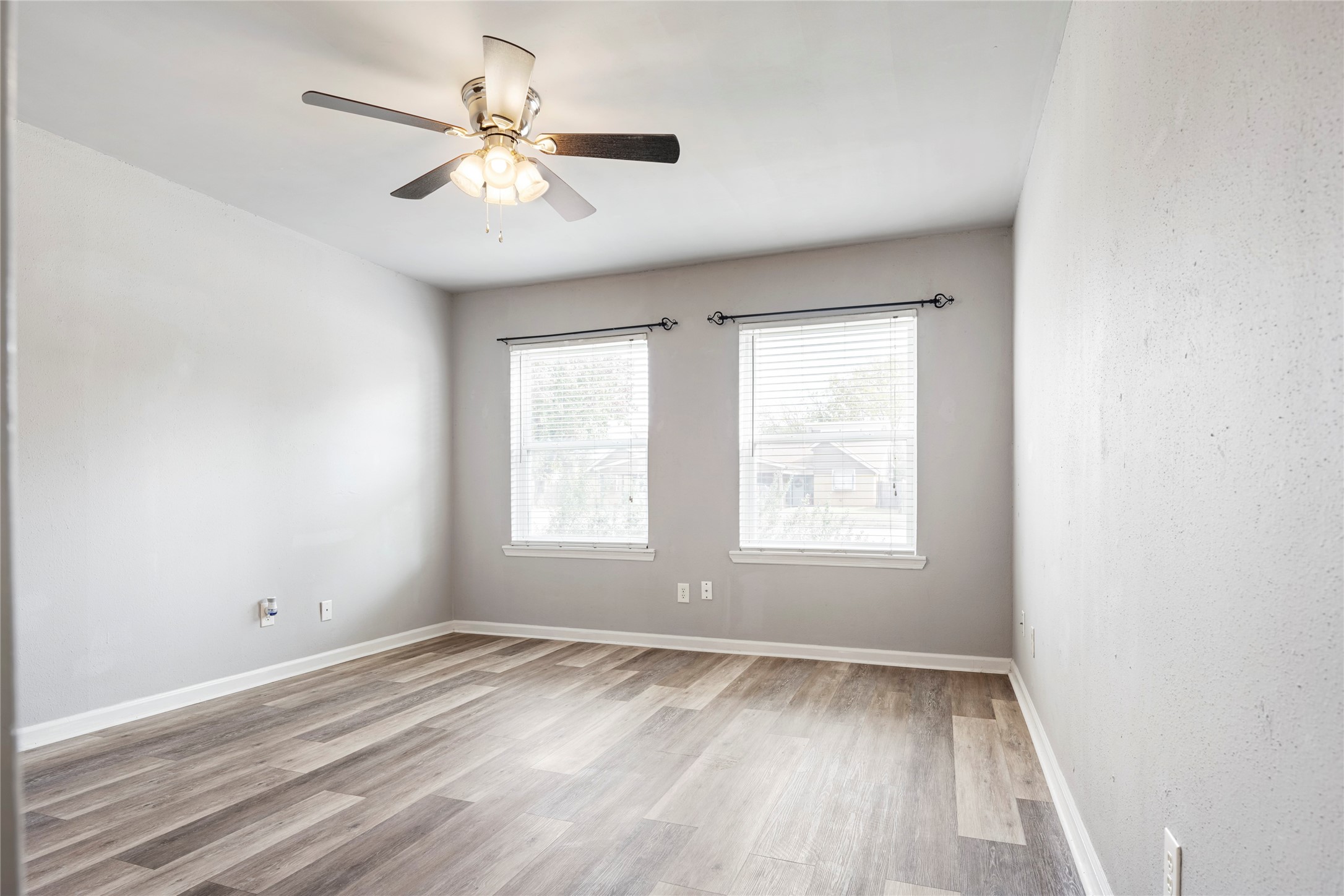 208 Wilshire Drive Euless TX 76040