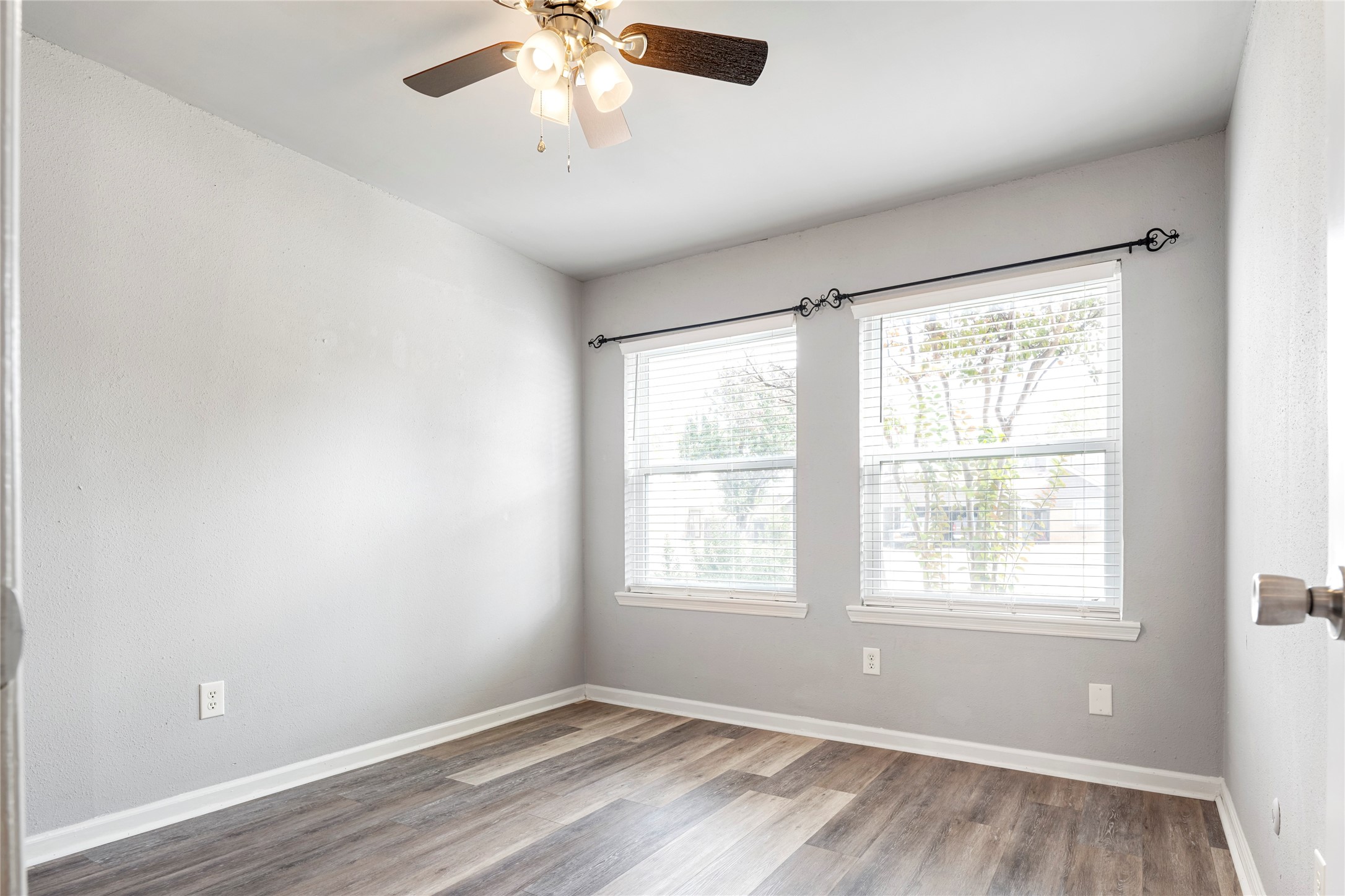208 Wilshire Drive Euless TX 76040