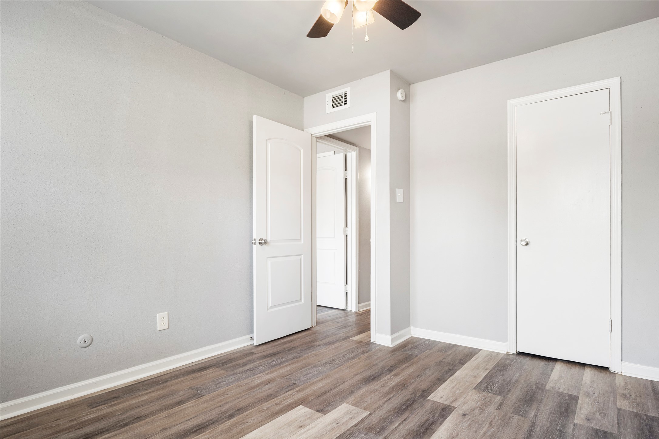 208 Wilshire Drive Euless TX 76040