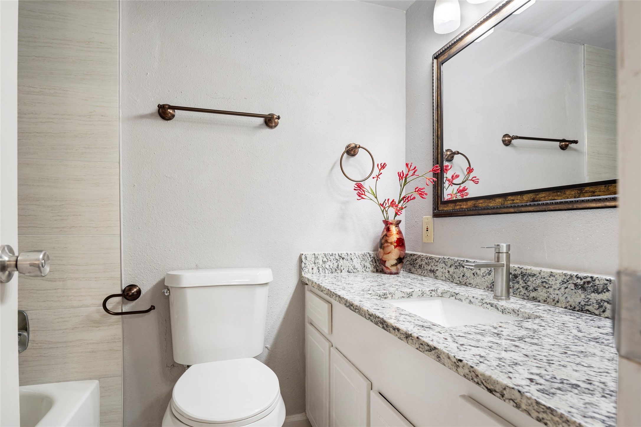 208 Wilshire Drive Euless TX 76040