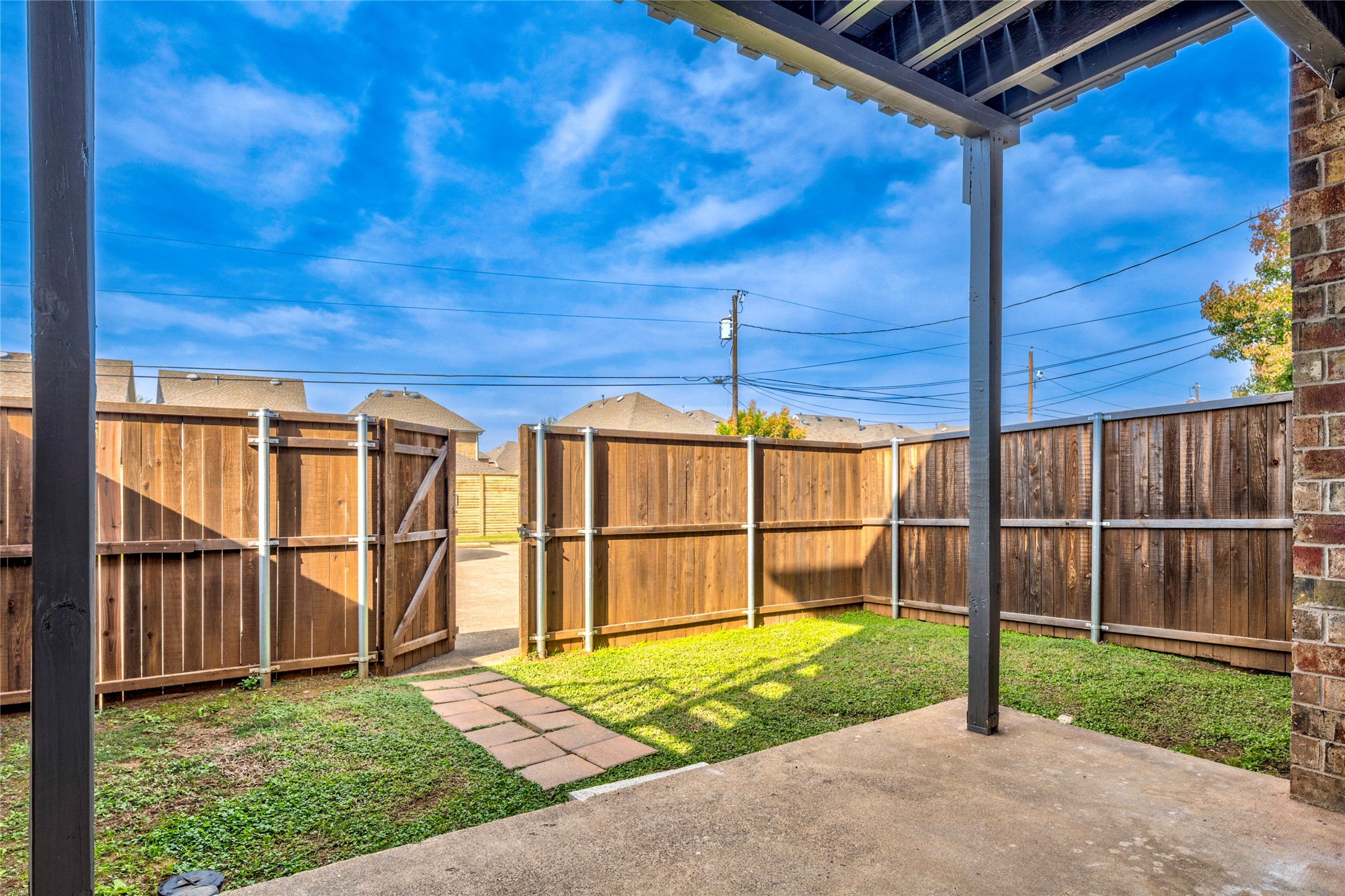208 Wilshire Drive Euless TX 76040