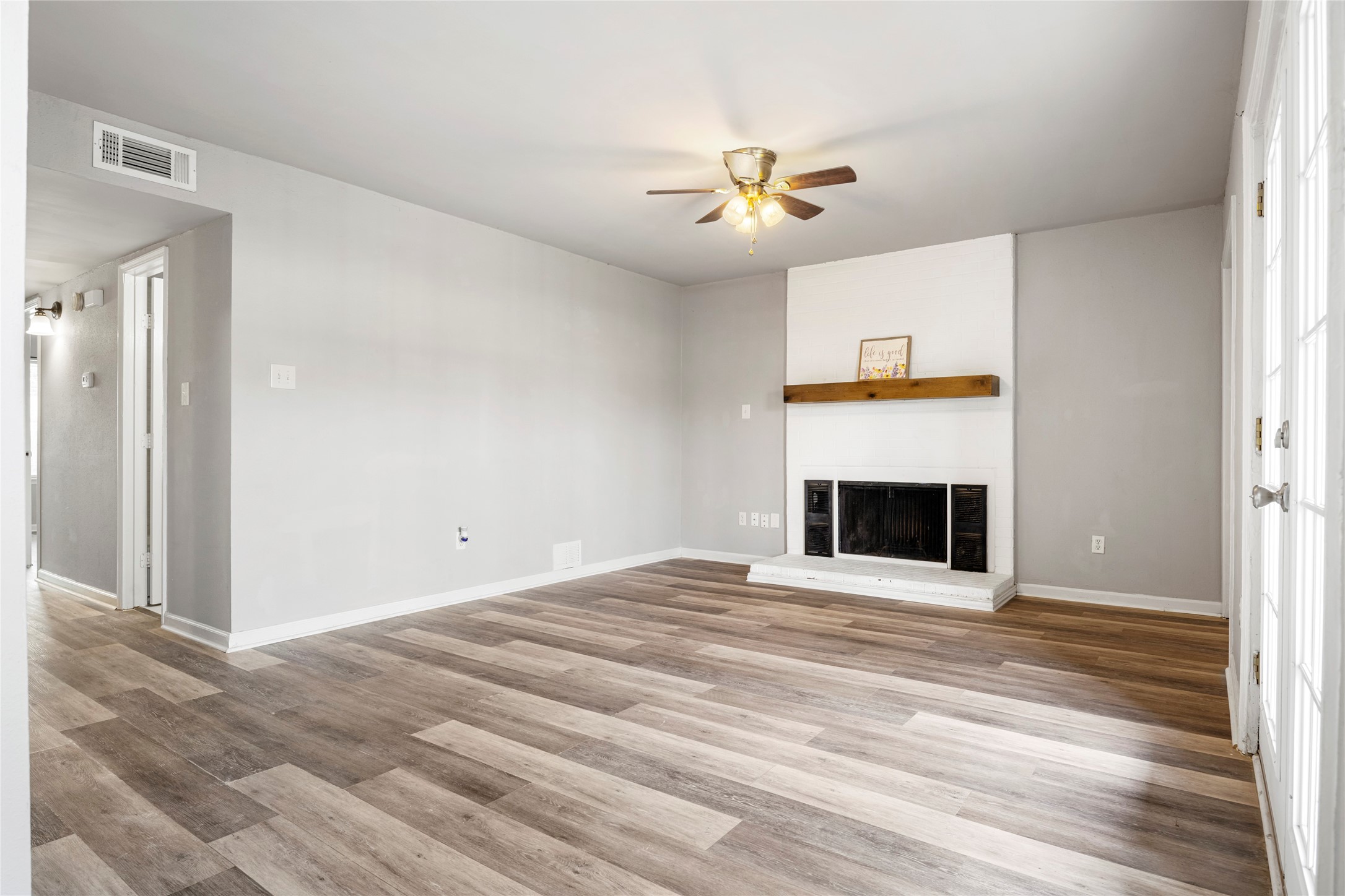 208 Wilshire Drive Euless TX 76040