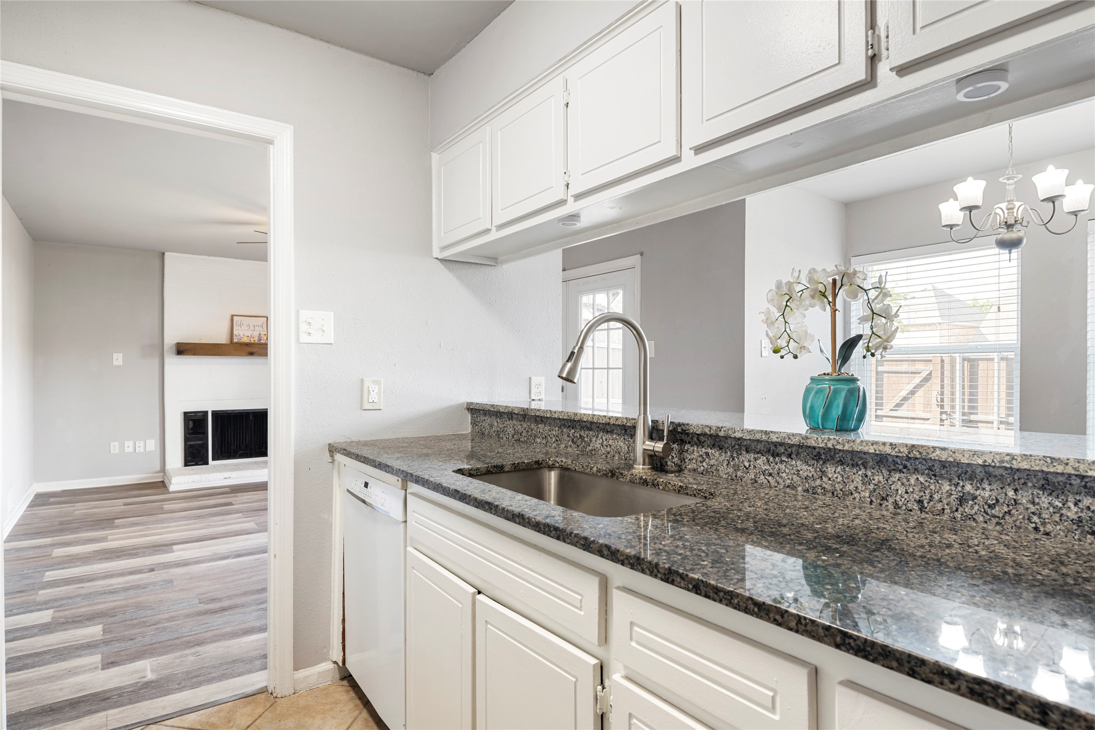 208 Wilshire Drive Euless TX 76040