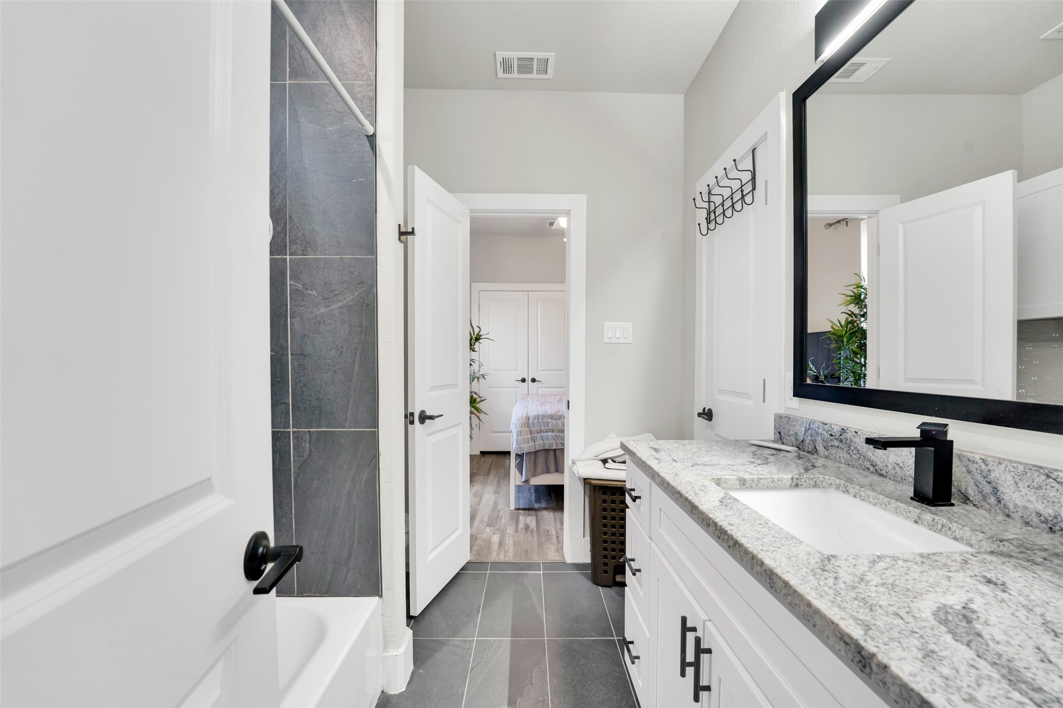 4621 Collins Avenue Dallas TX 75210