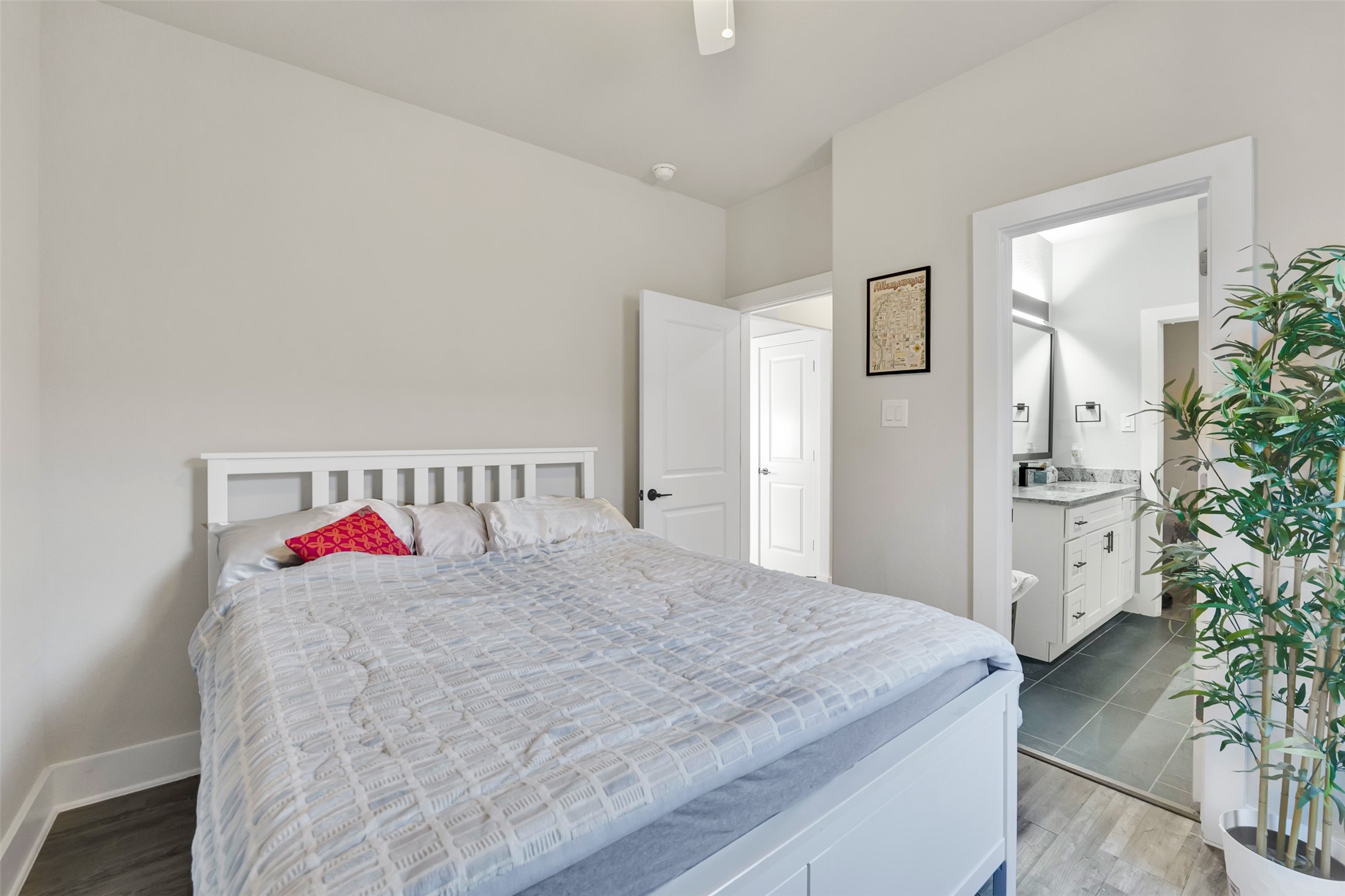 4621 Collins Avenue Dallas TX 75210