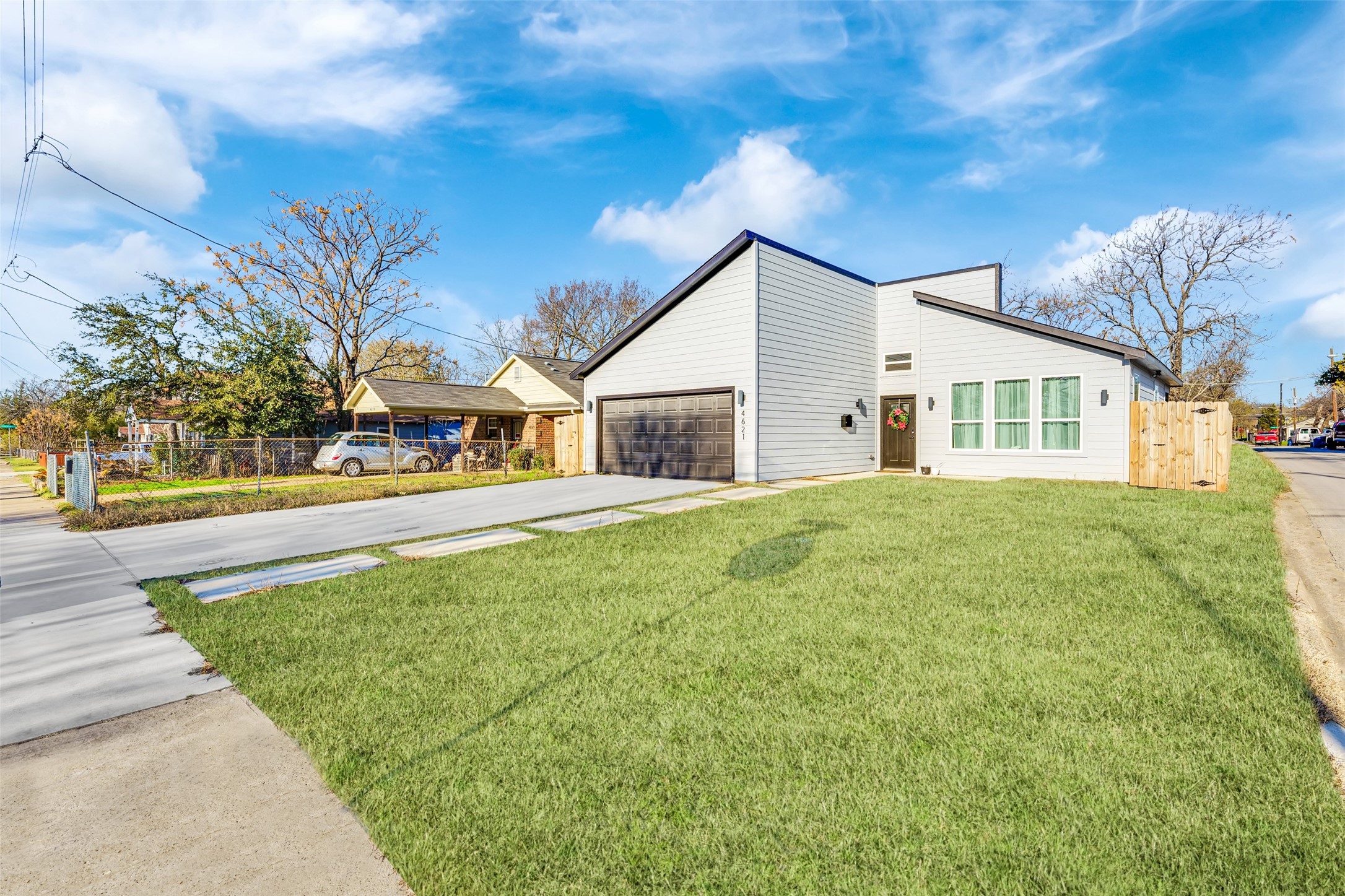 4621 Collins Avenue Dallas TX 75210