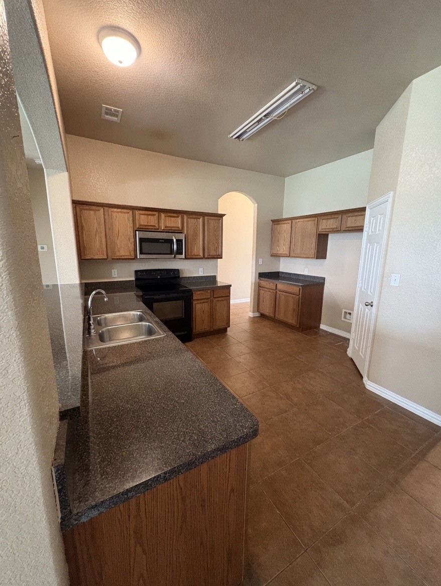673 S Heights Drive Crowley TX 76036