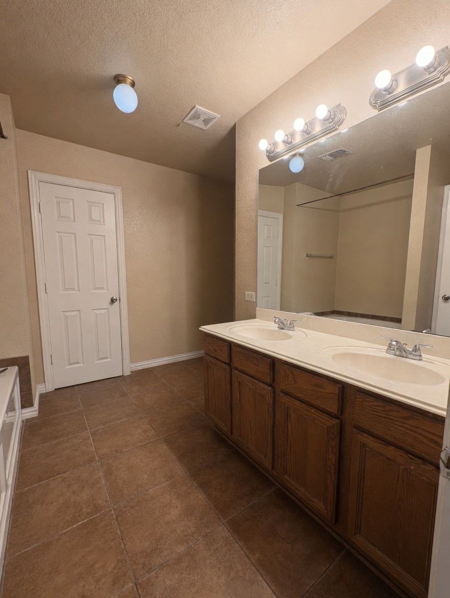 673 S Heights Drive Crowley TX 76036